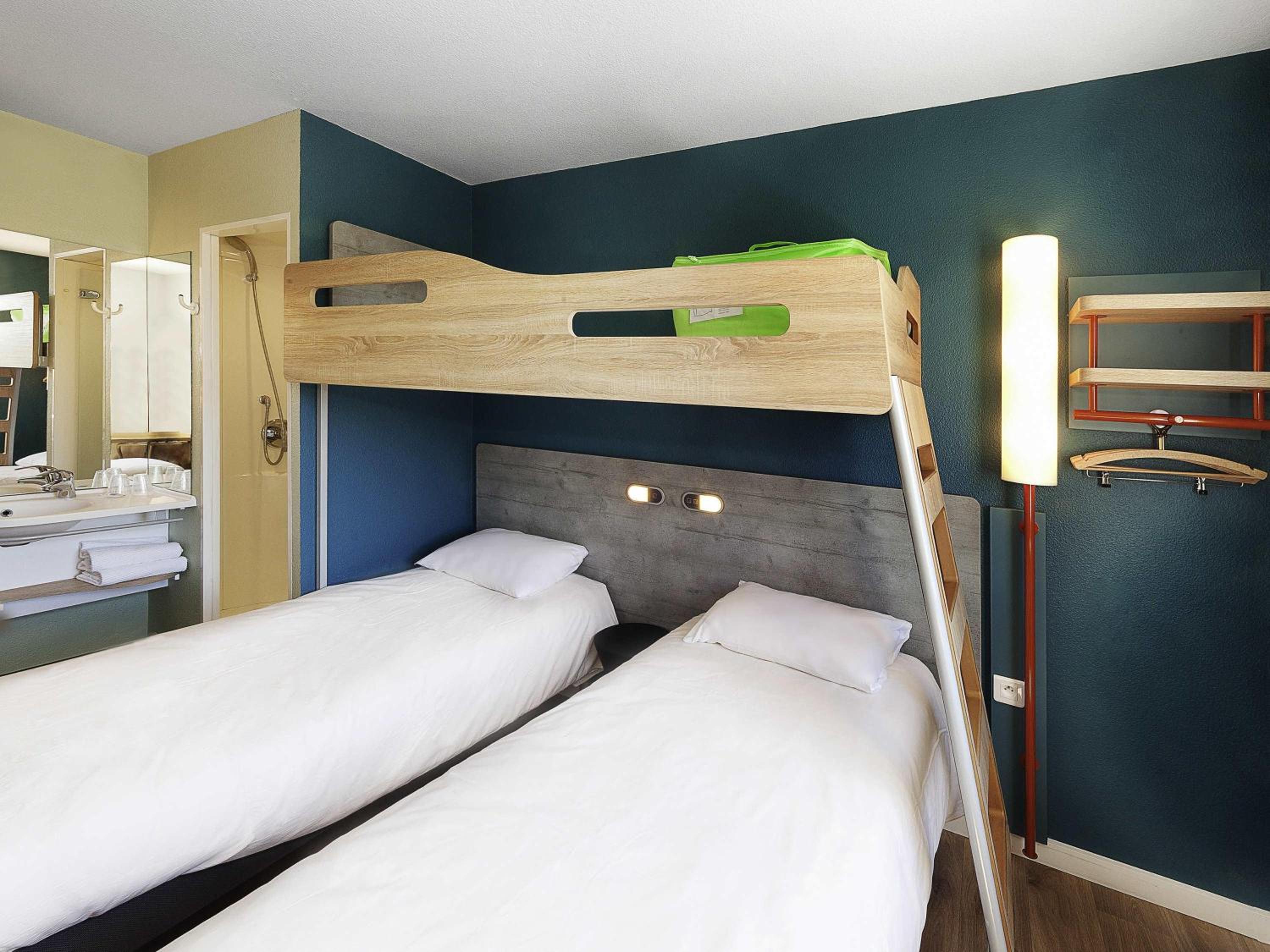 Triple Room with Three Single Beds