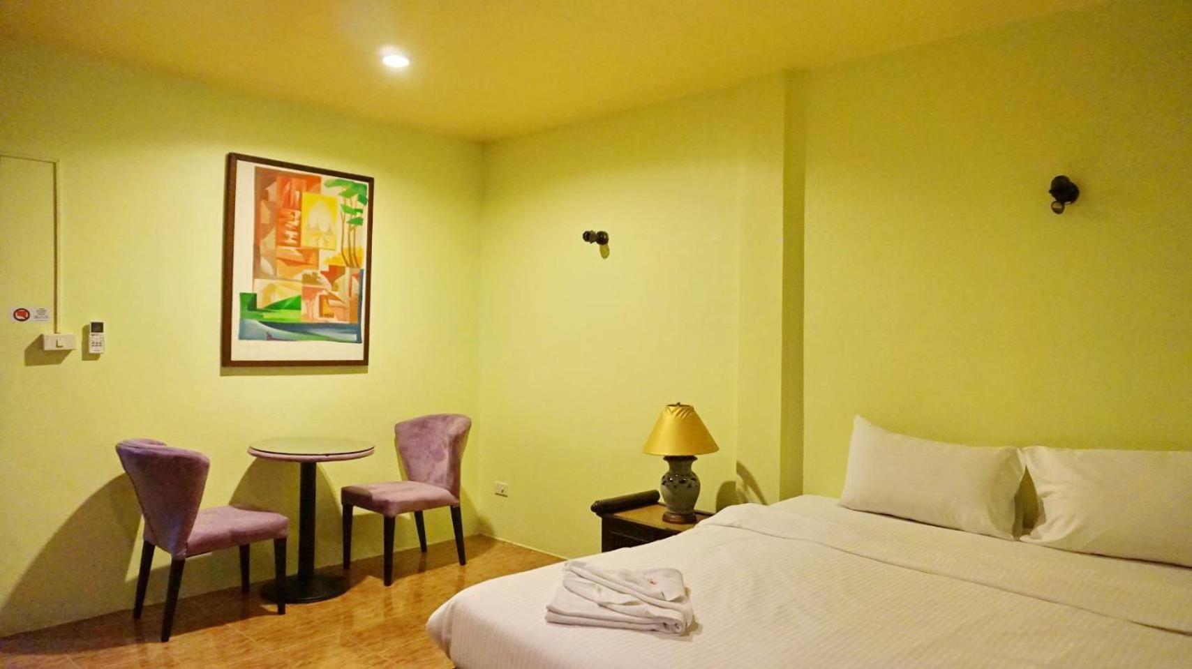 Standard Double Room - Photo 3