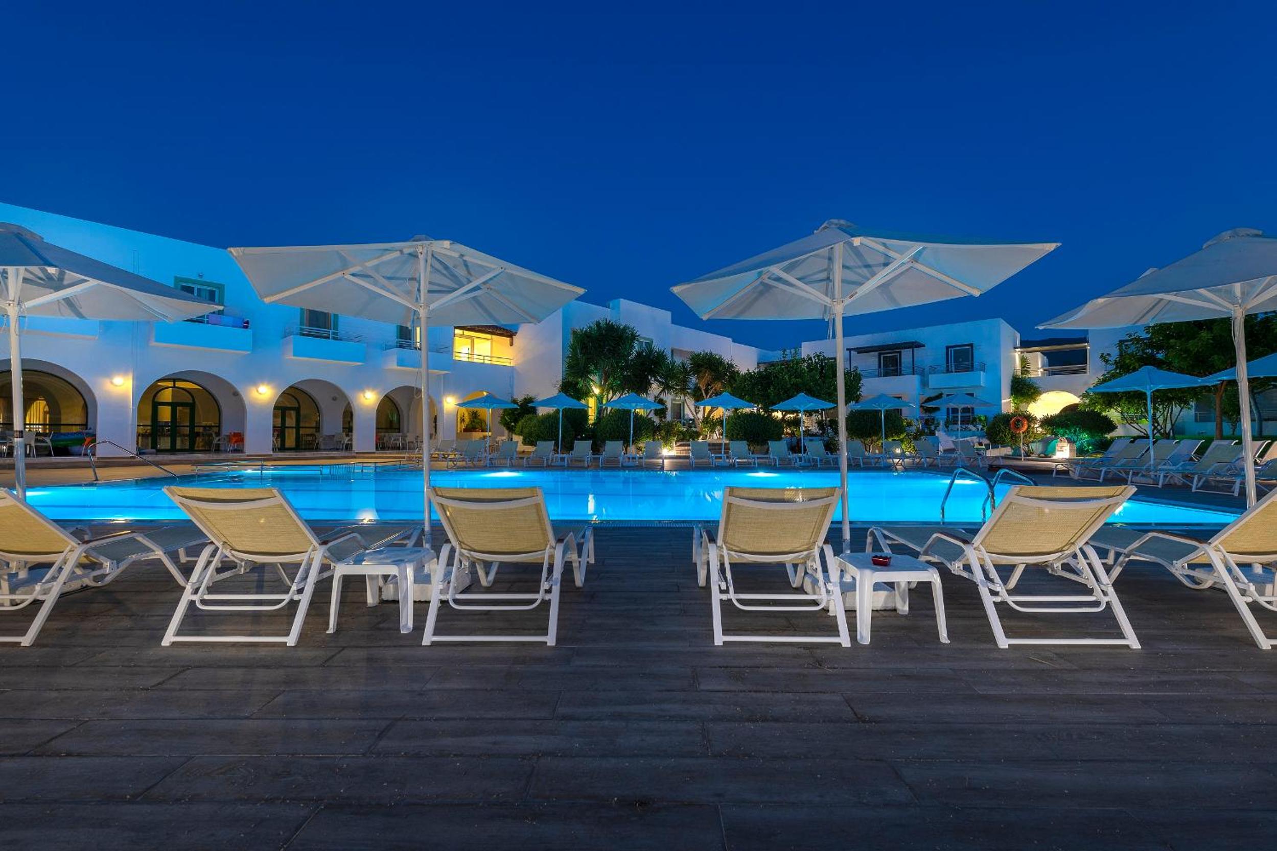 Deluxe Two-Bedroom Apartment with Garden View