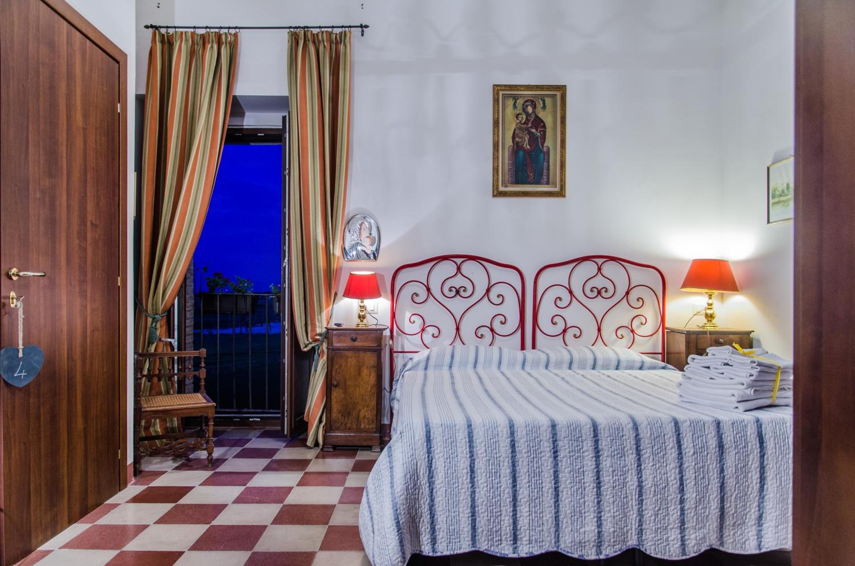 Double or Twin Room with Private Bathroom photo 1