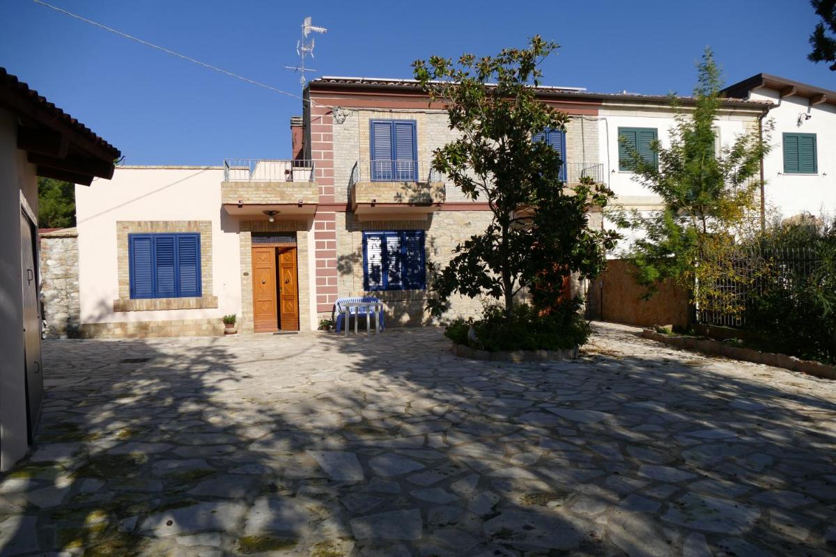 Villa photo 2