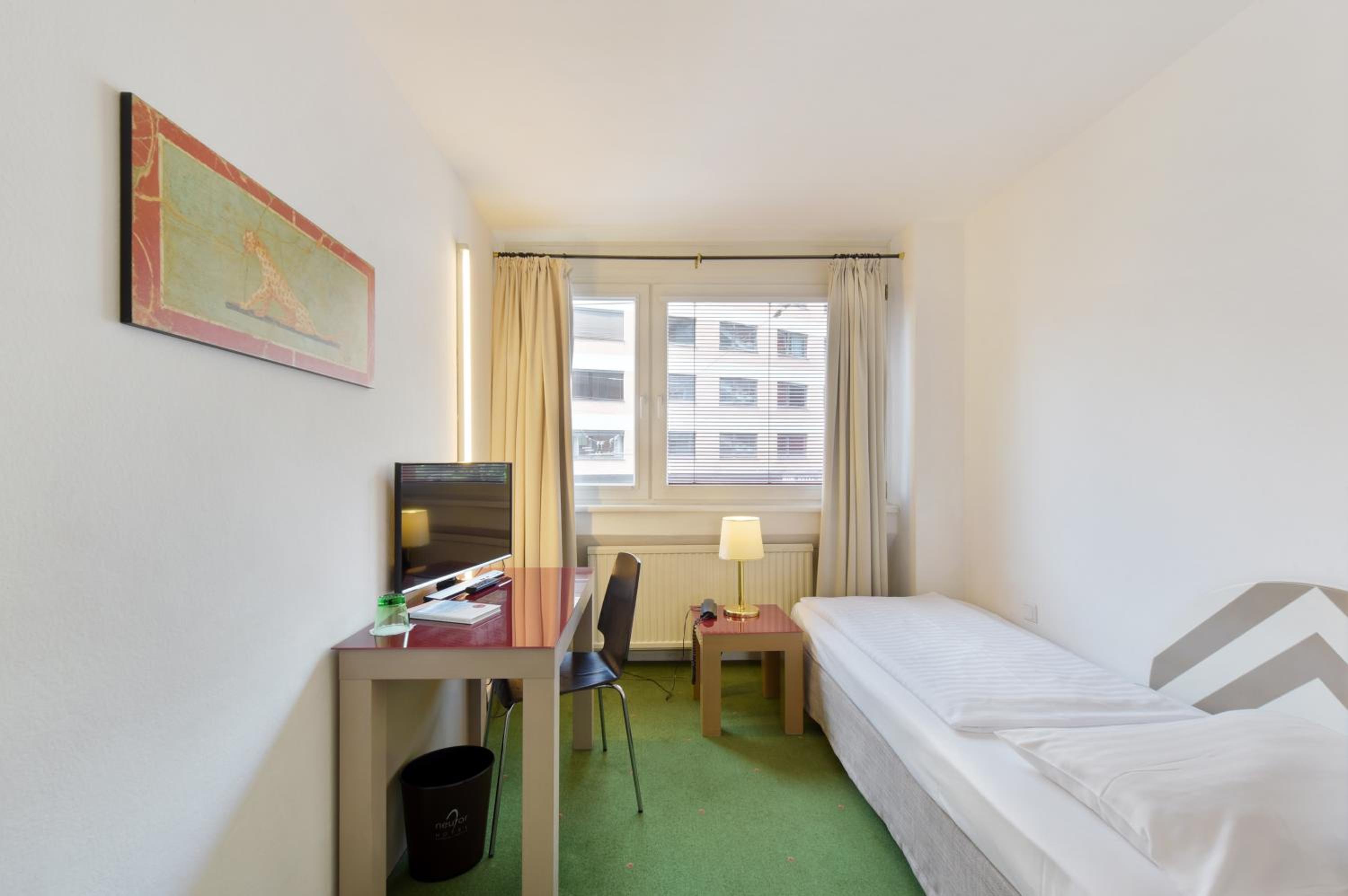 Single Room photo 2