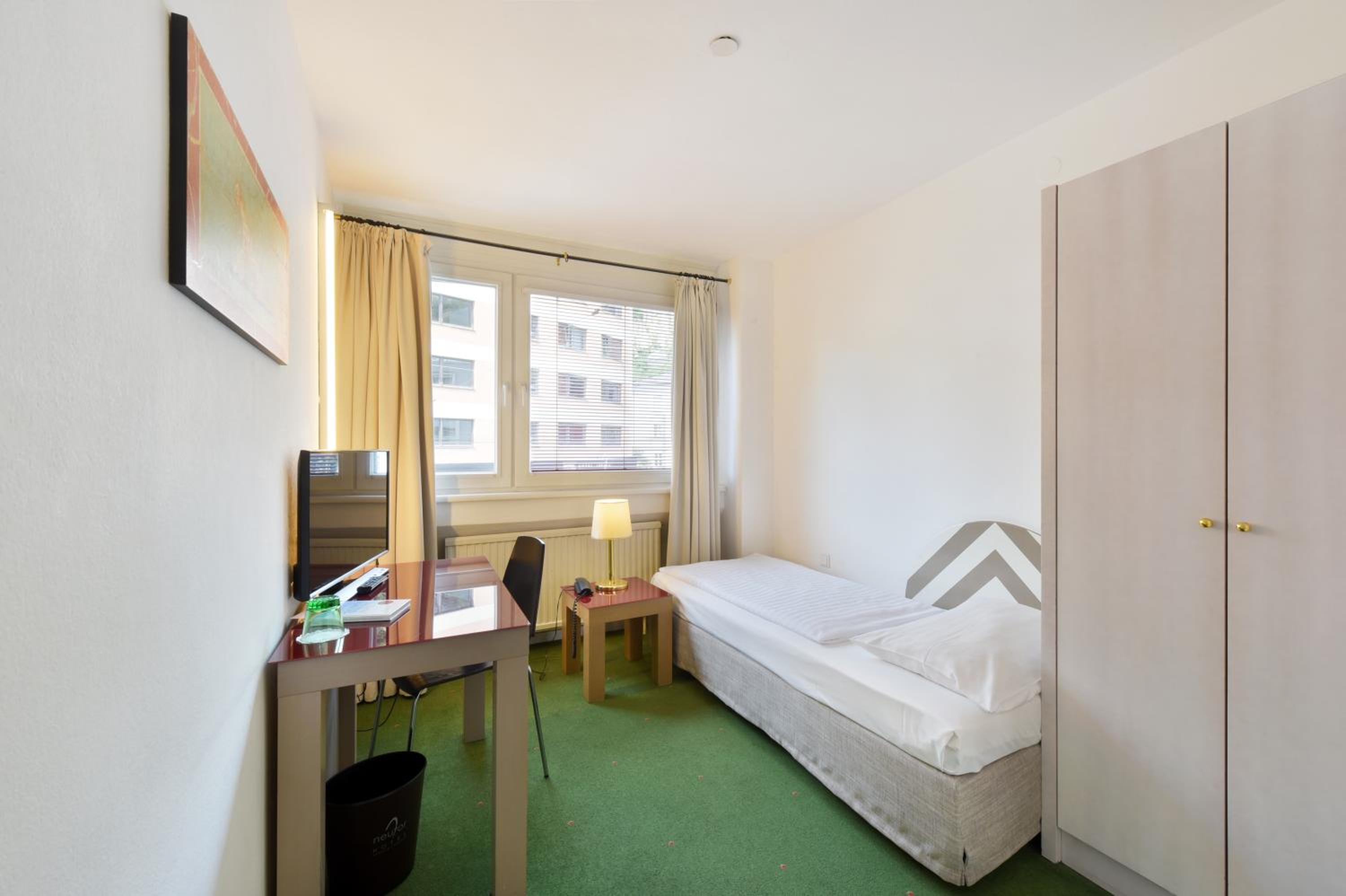 Single Room photo 1