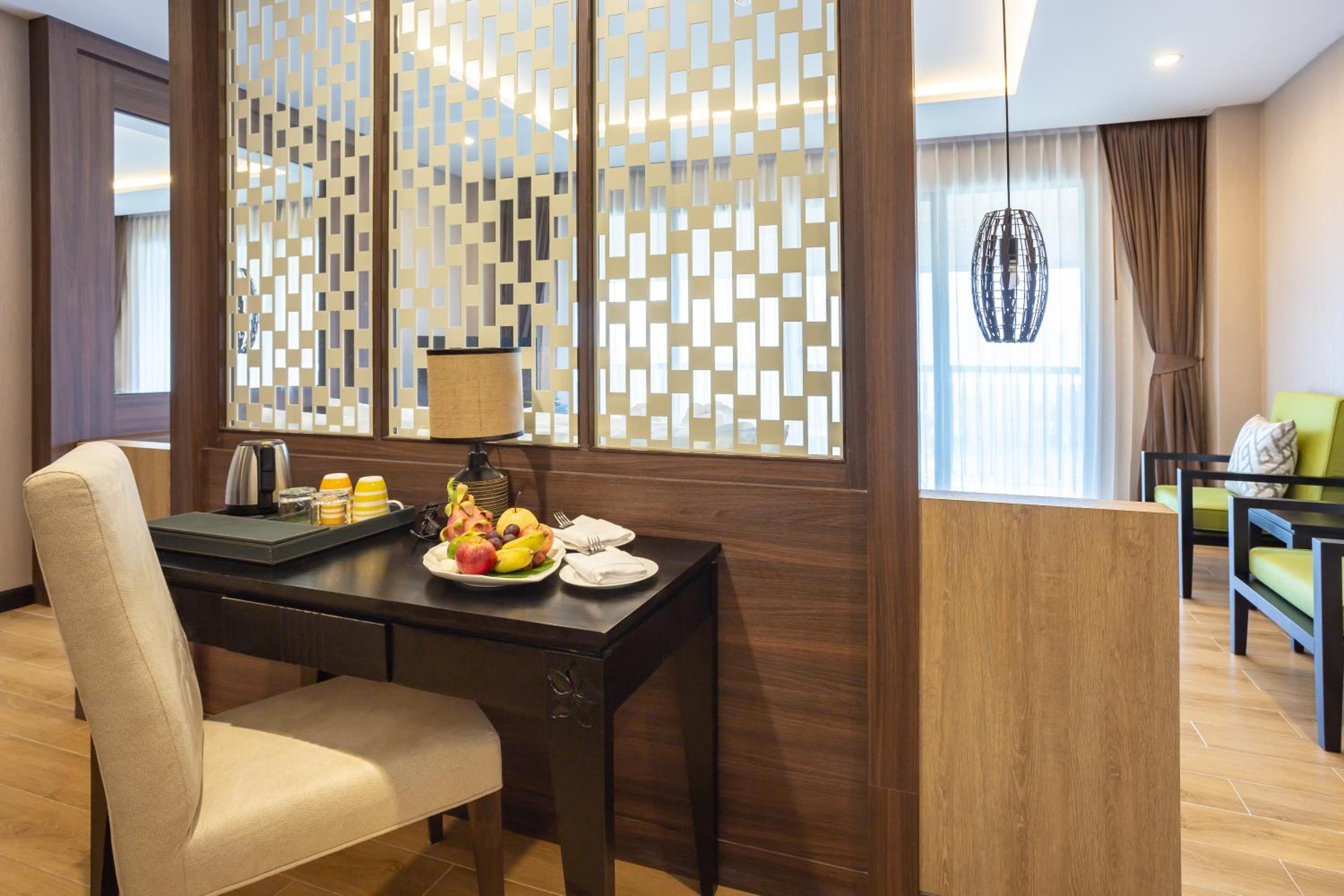 Deluxe King Room with River View