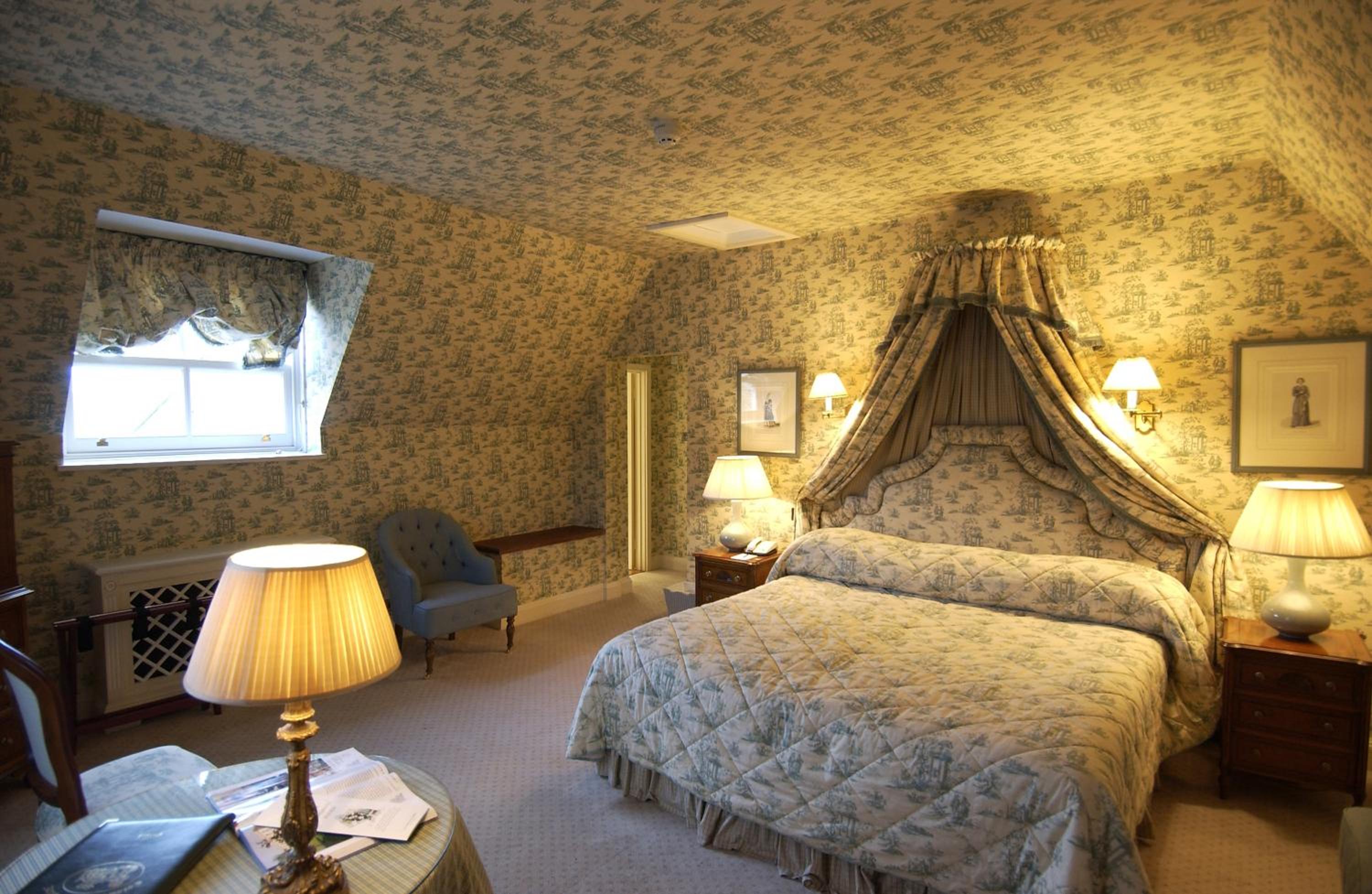 Featured Deluxe Room - Photo 1
