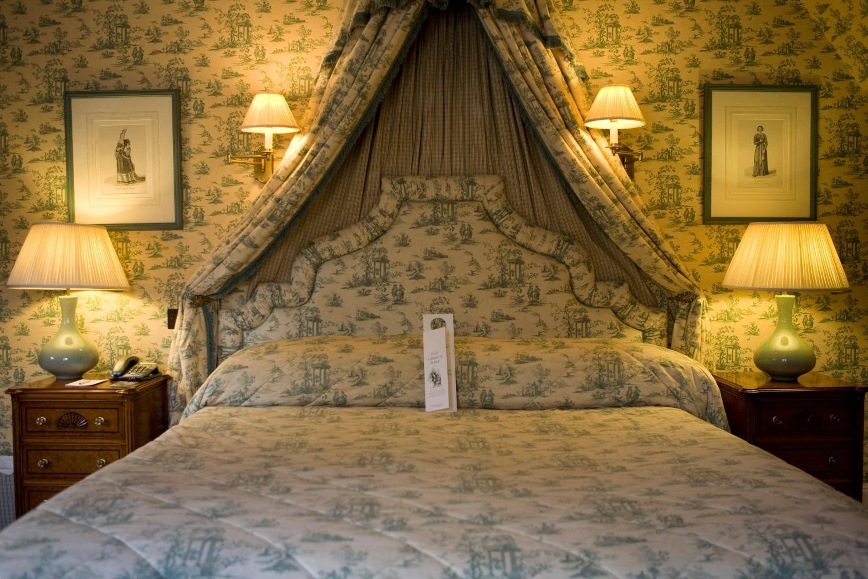 Featured Deluxe Room - Photo 6