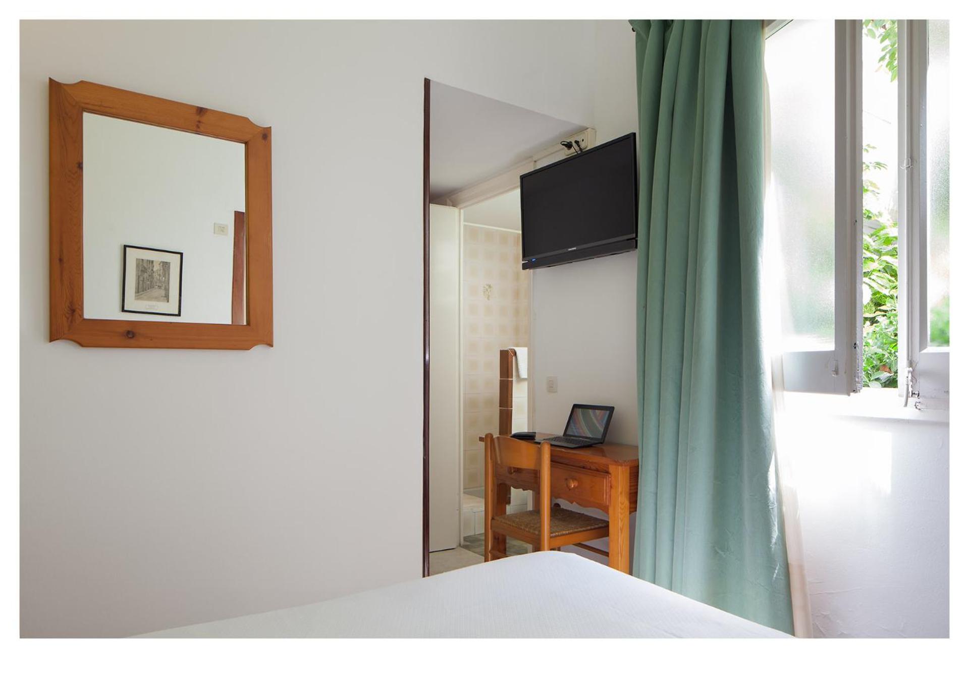 Single Room photo 3