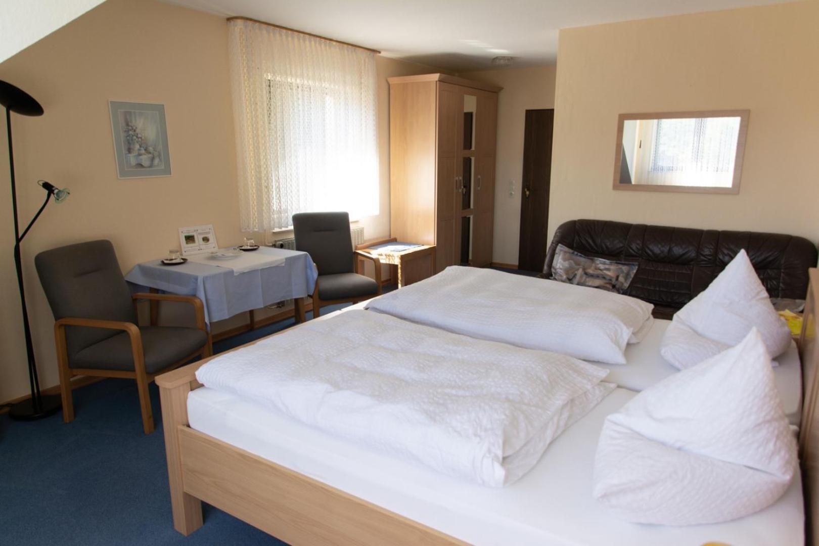 Double Room - Photo 8