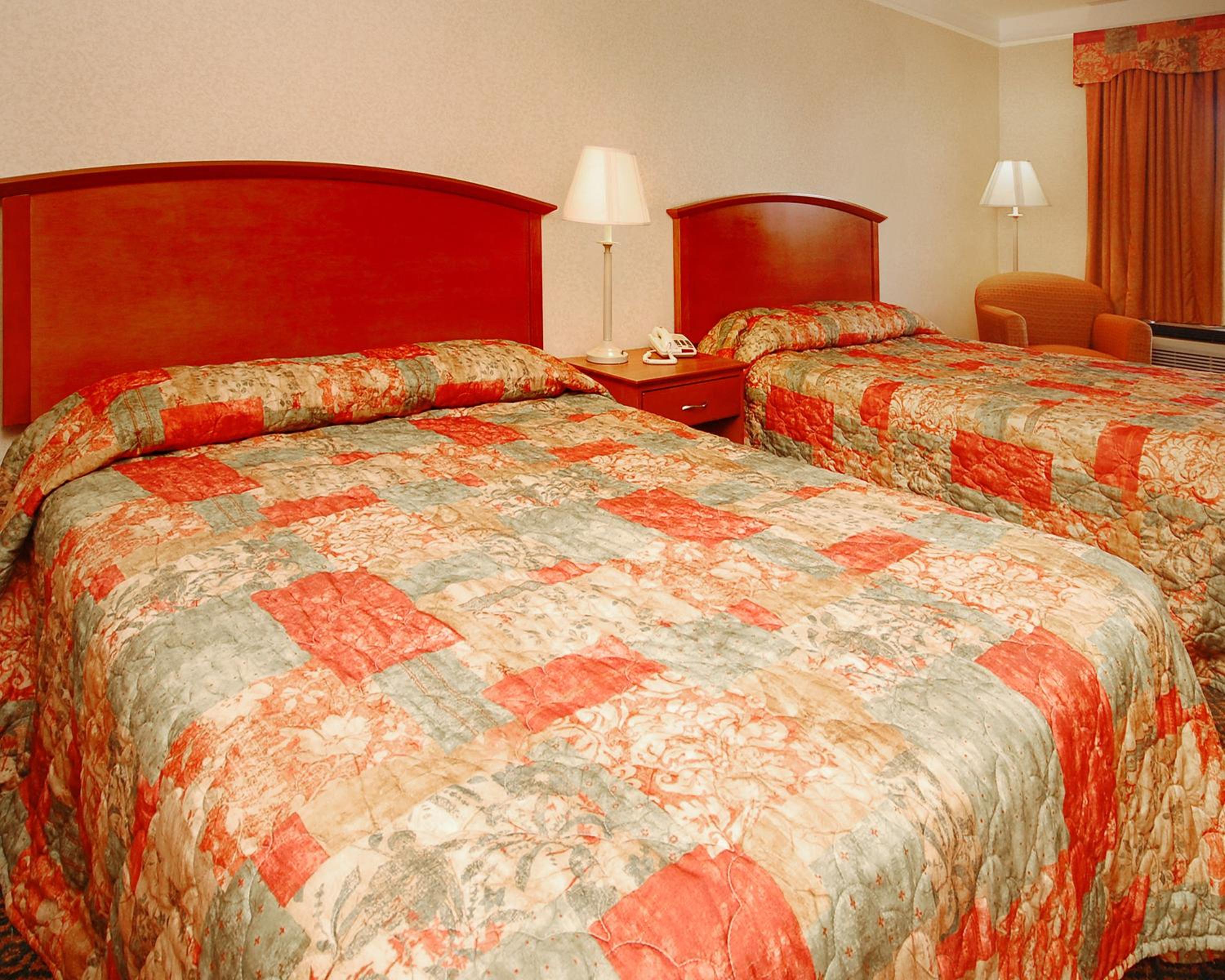 Double Room With Two Double Beds - Smoking photo 1