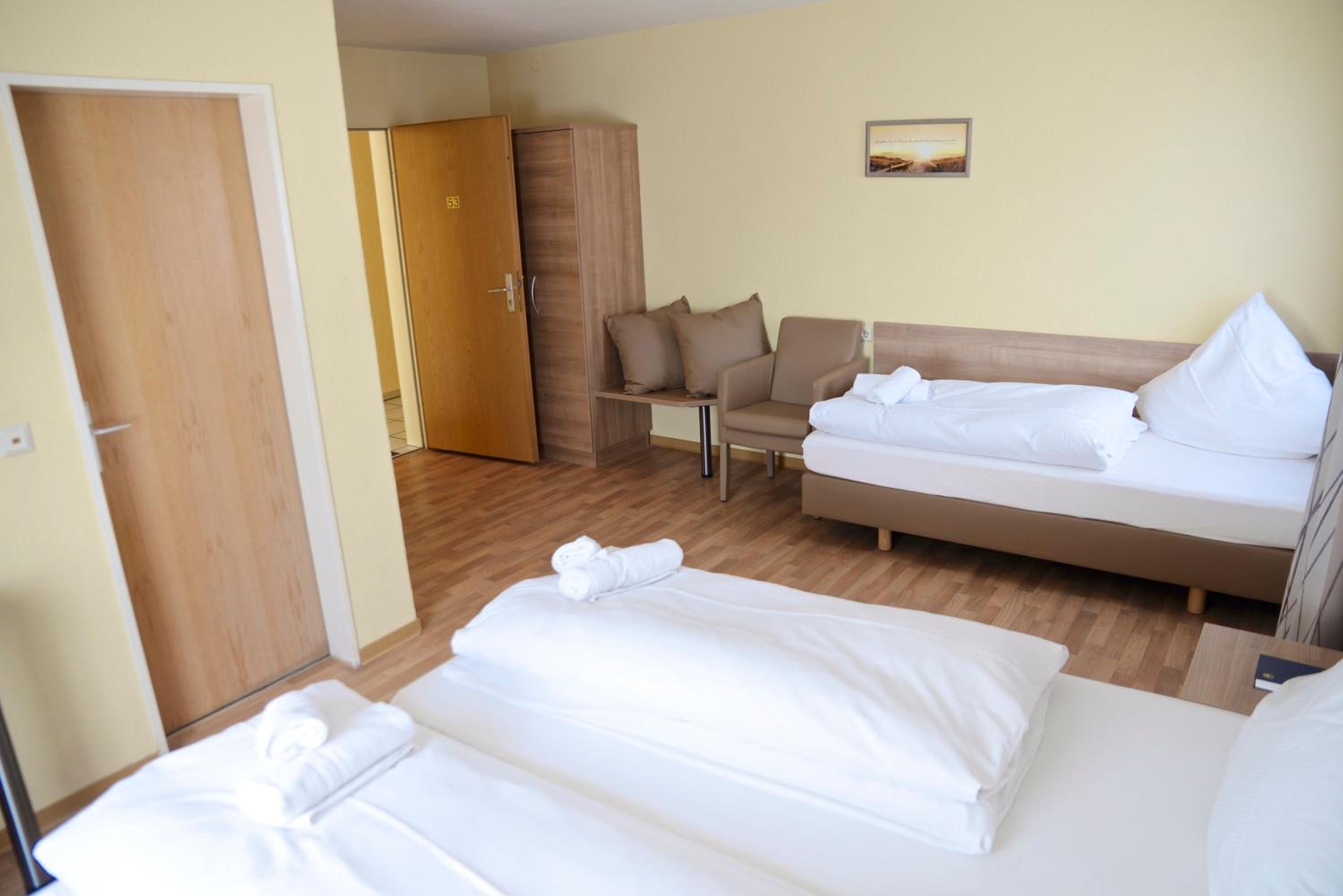 Standard Triple Room - Photo 3