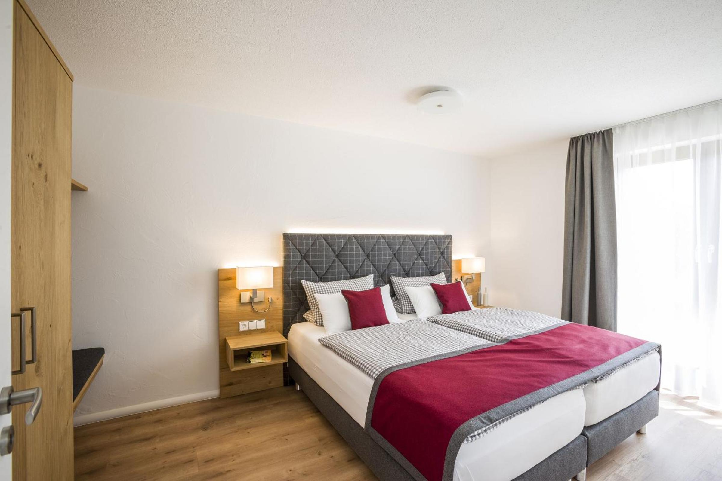 One-Bedroom Apartment with Garden View photo 2