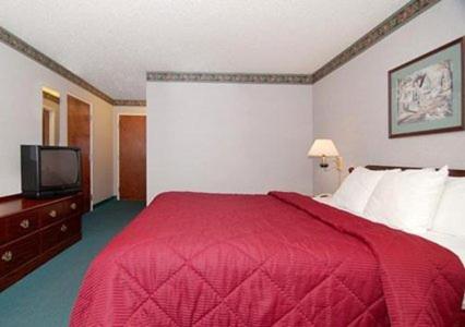 King Room - Non-Smoking - Photo 2
