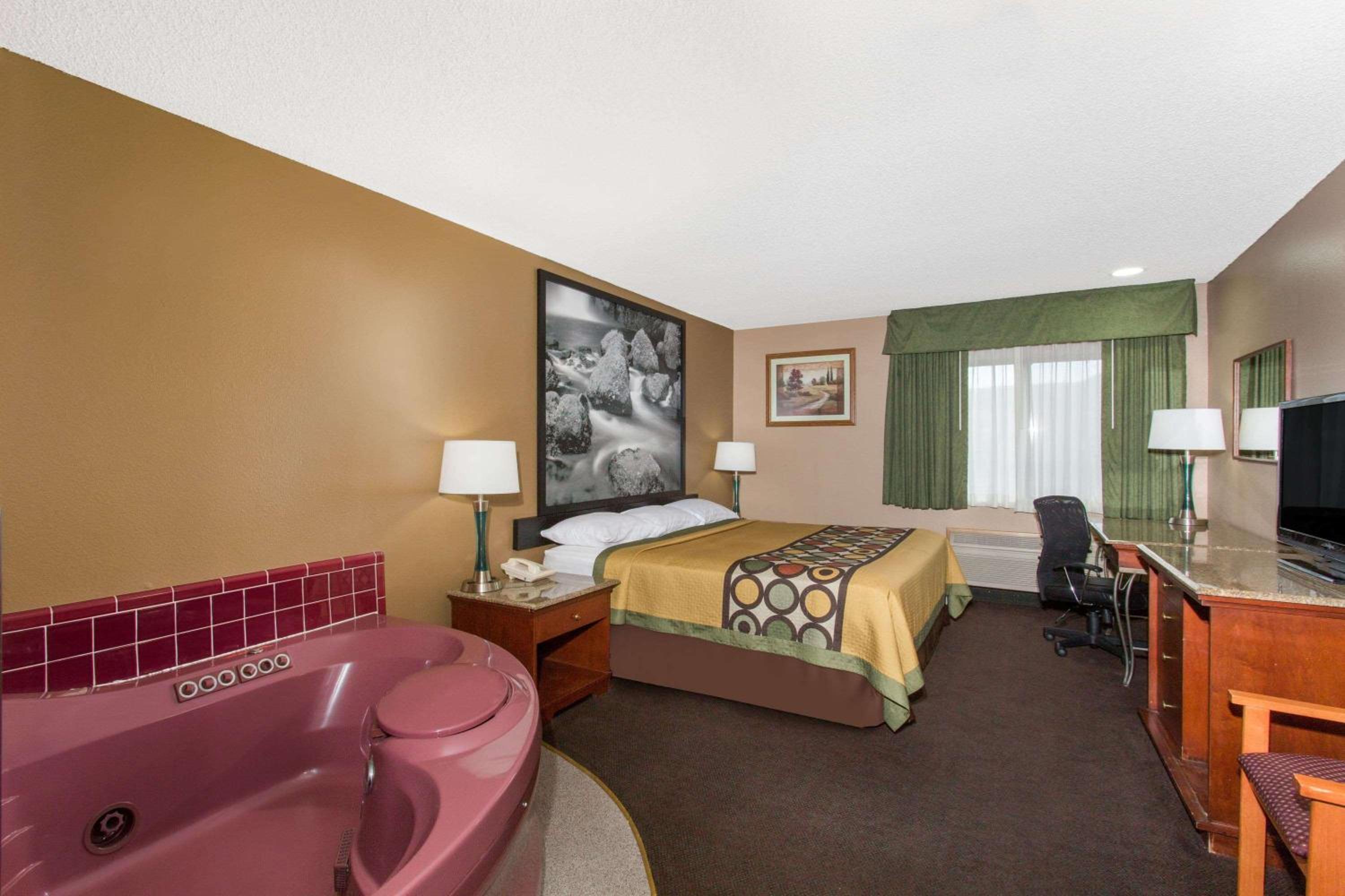 King Studio Suite - Non-Smoking - Photo 5