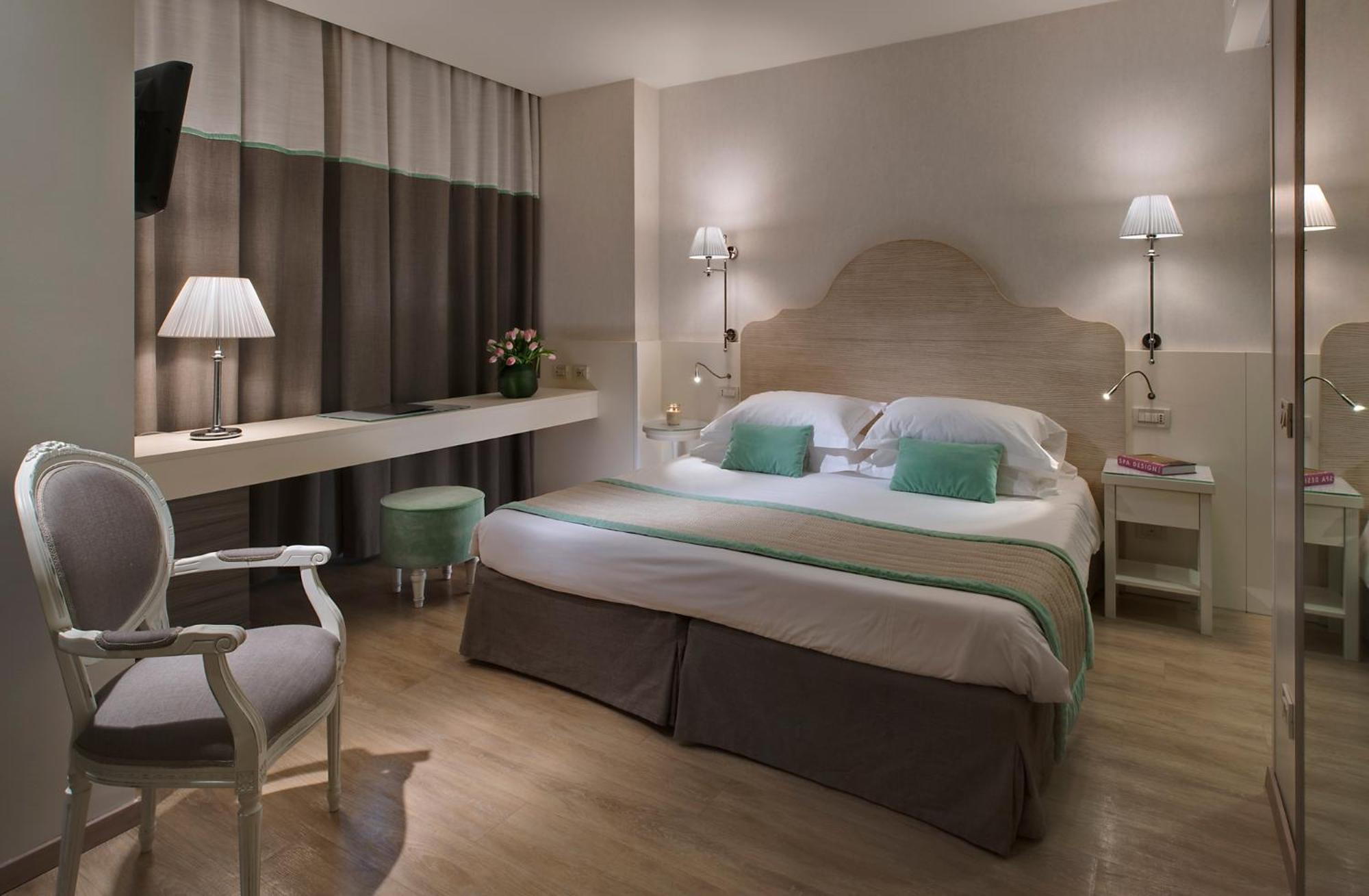 Standard Double or Twin Room photo 3