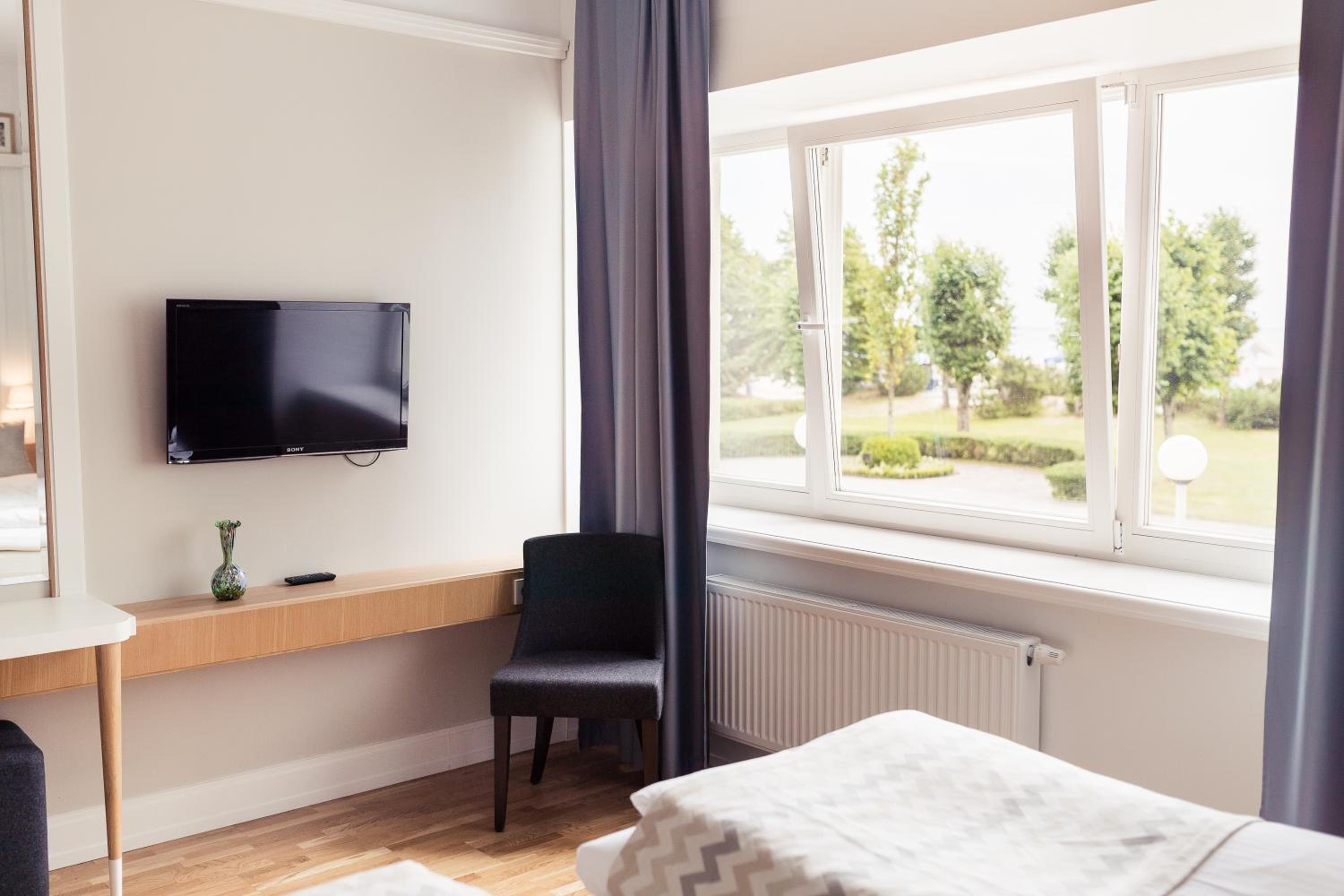 Standard Twin Room with Sea View