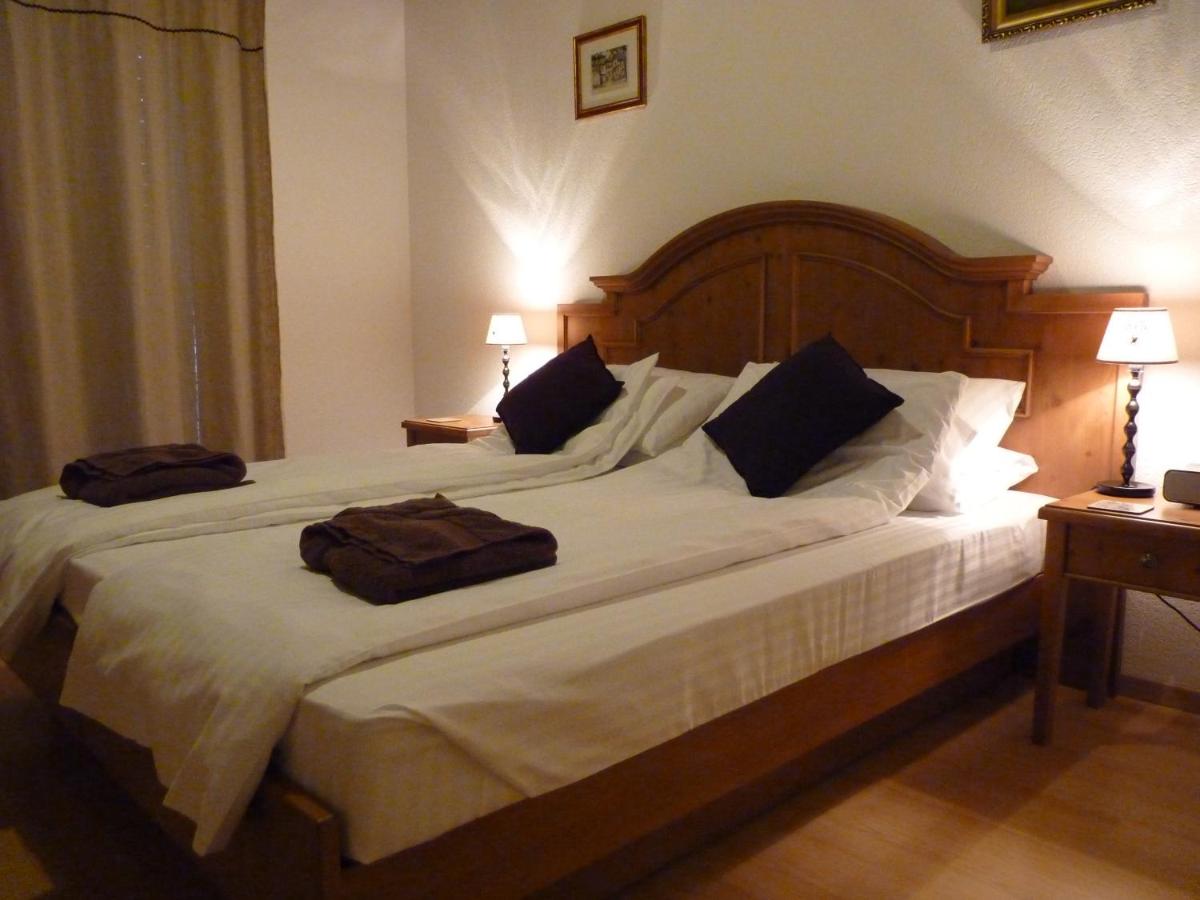 Double or Twin Room with Balcony photo 3