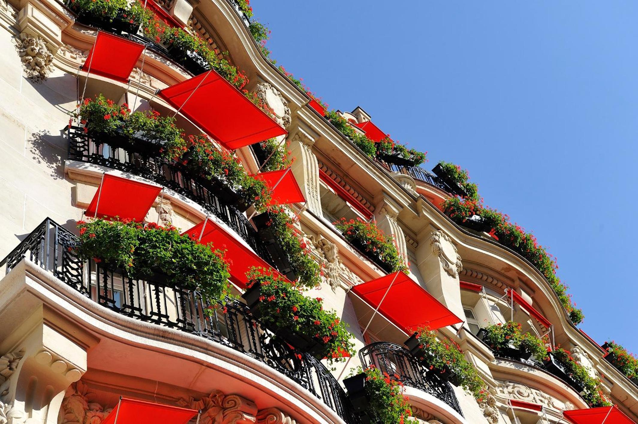 Junior Suite, avenue Montaigne view photo 3