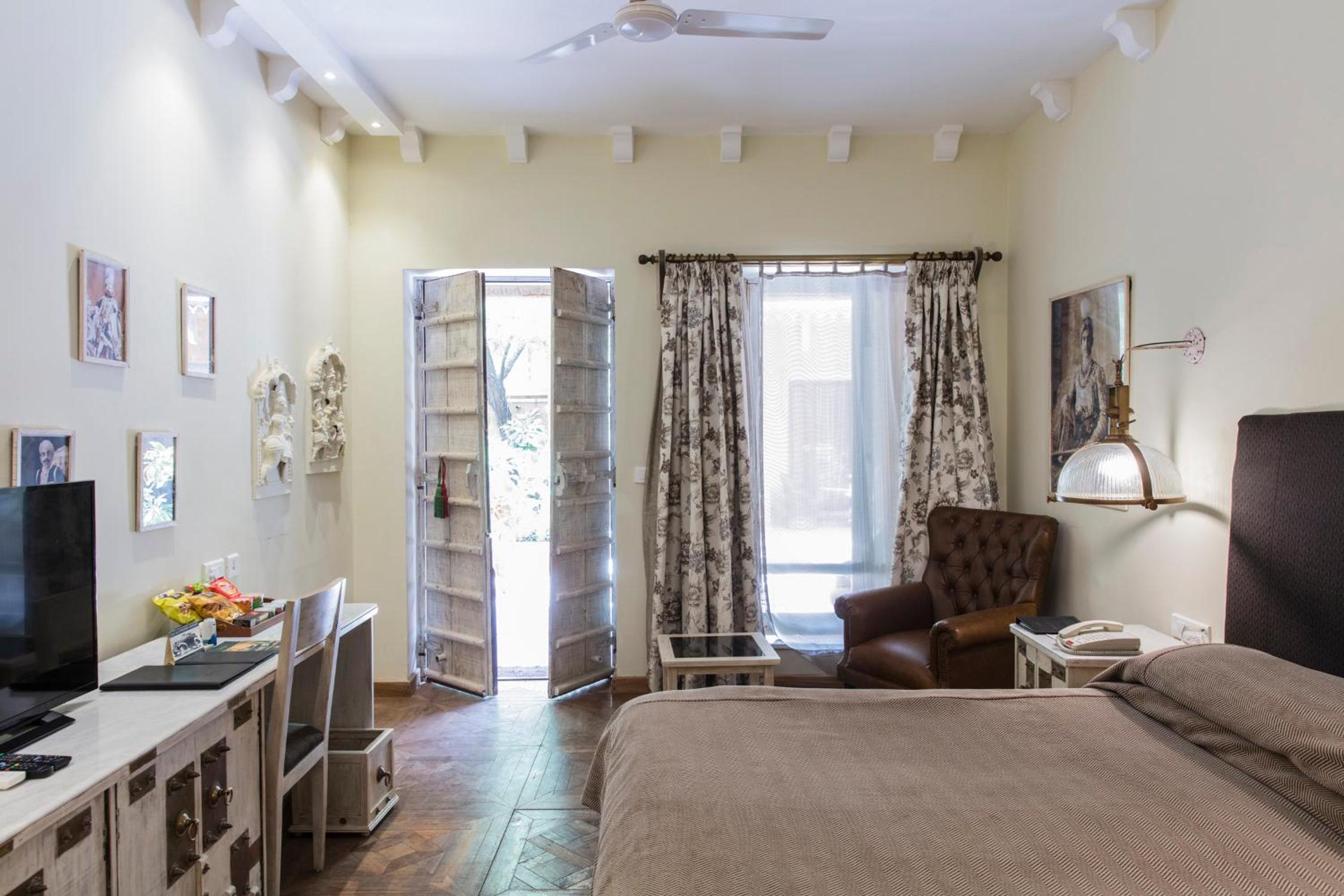 Deluxe Room - Photo 6