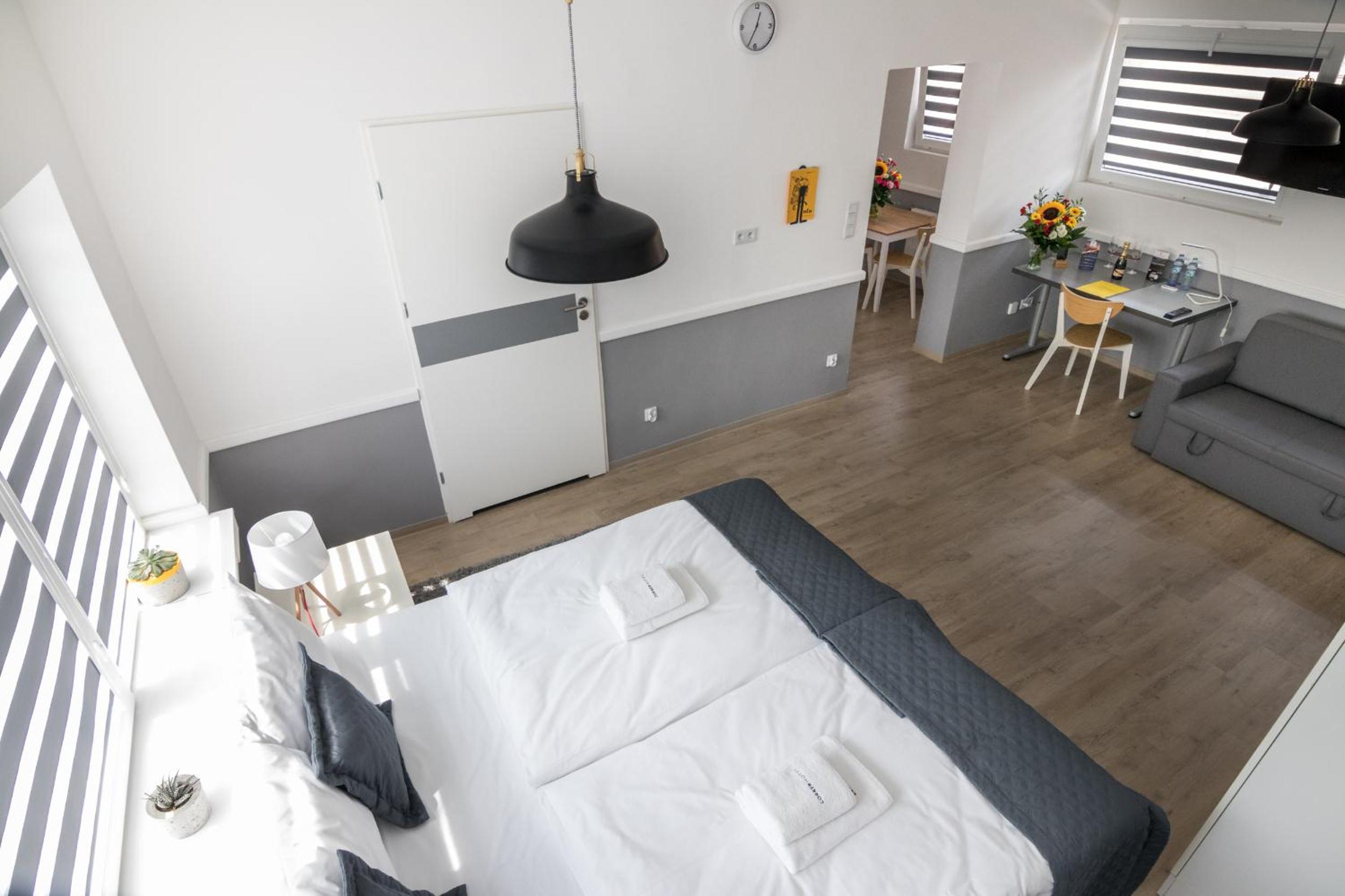 One-Bedroom Apartment photo 2