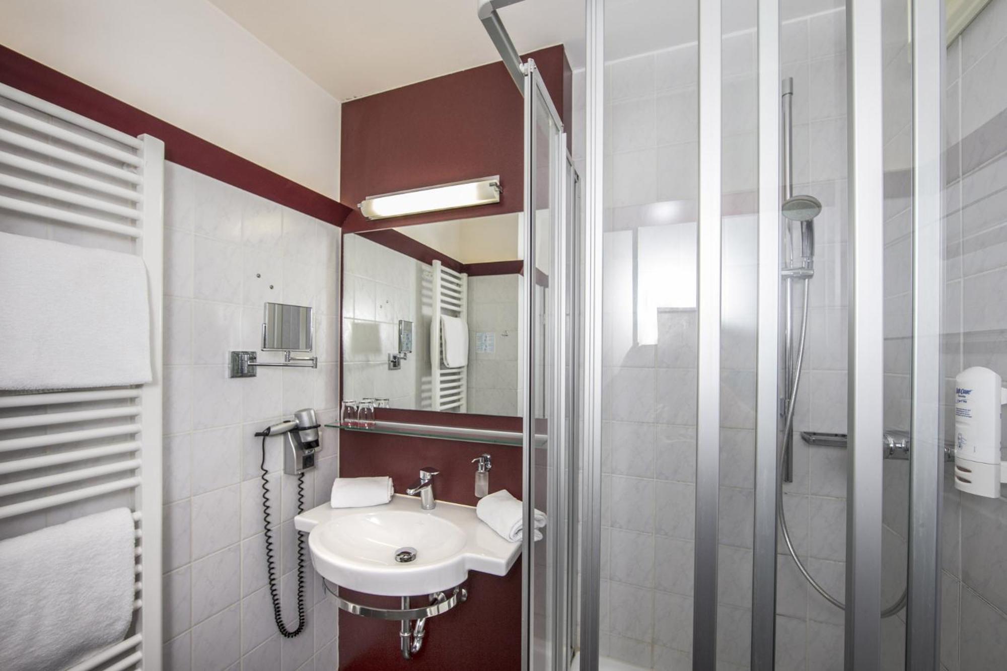 Single Room photo 3
