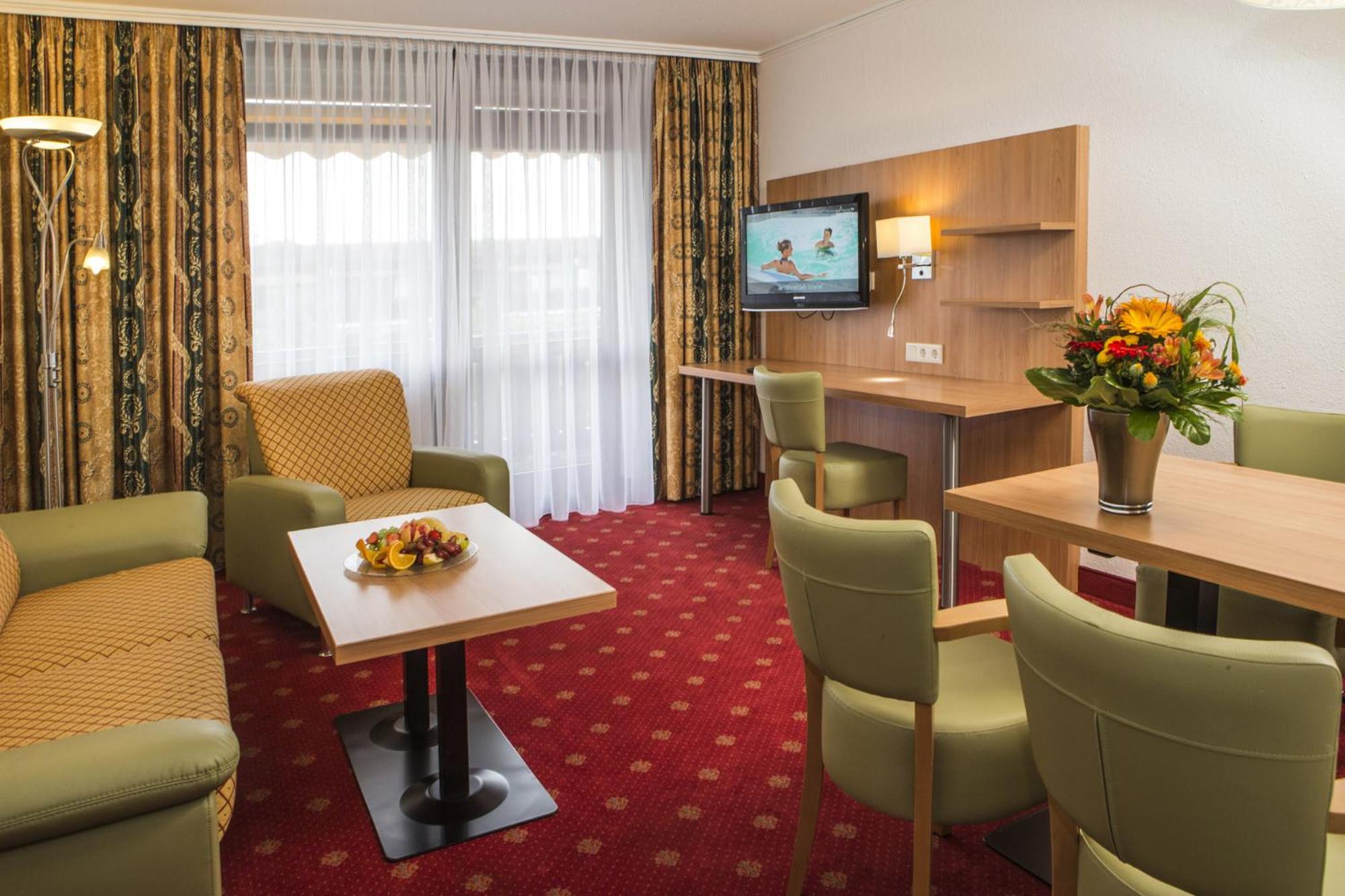 Junior Suite with Balcony photo 2