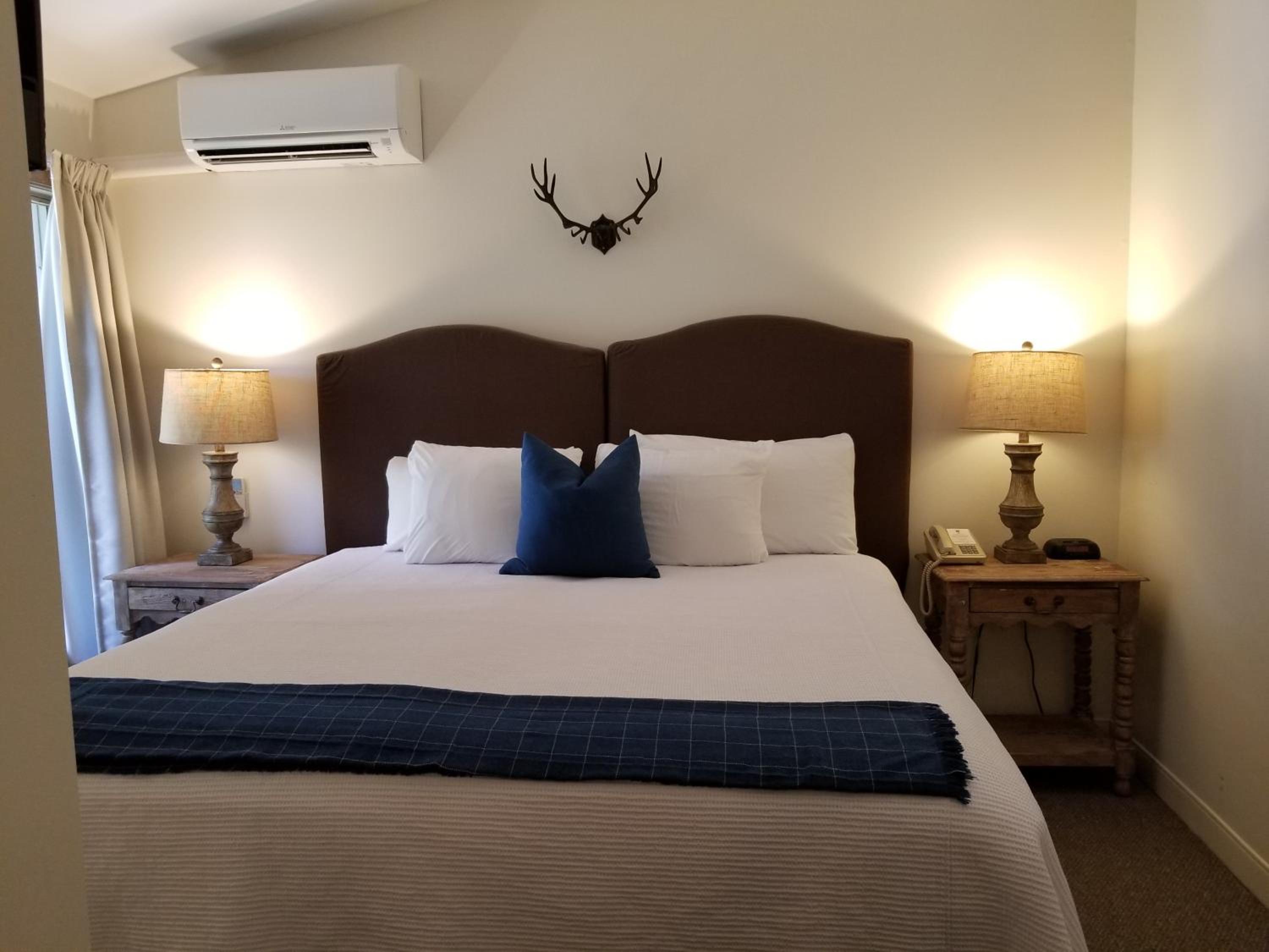 King Room - Non-Smoking photo 3