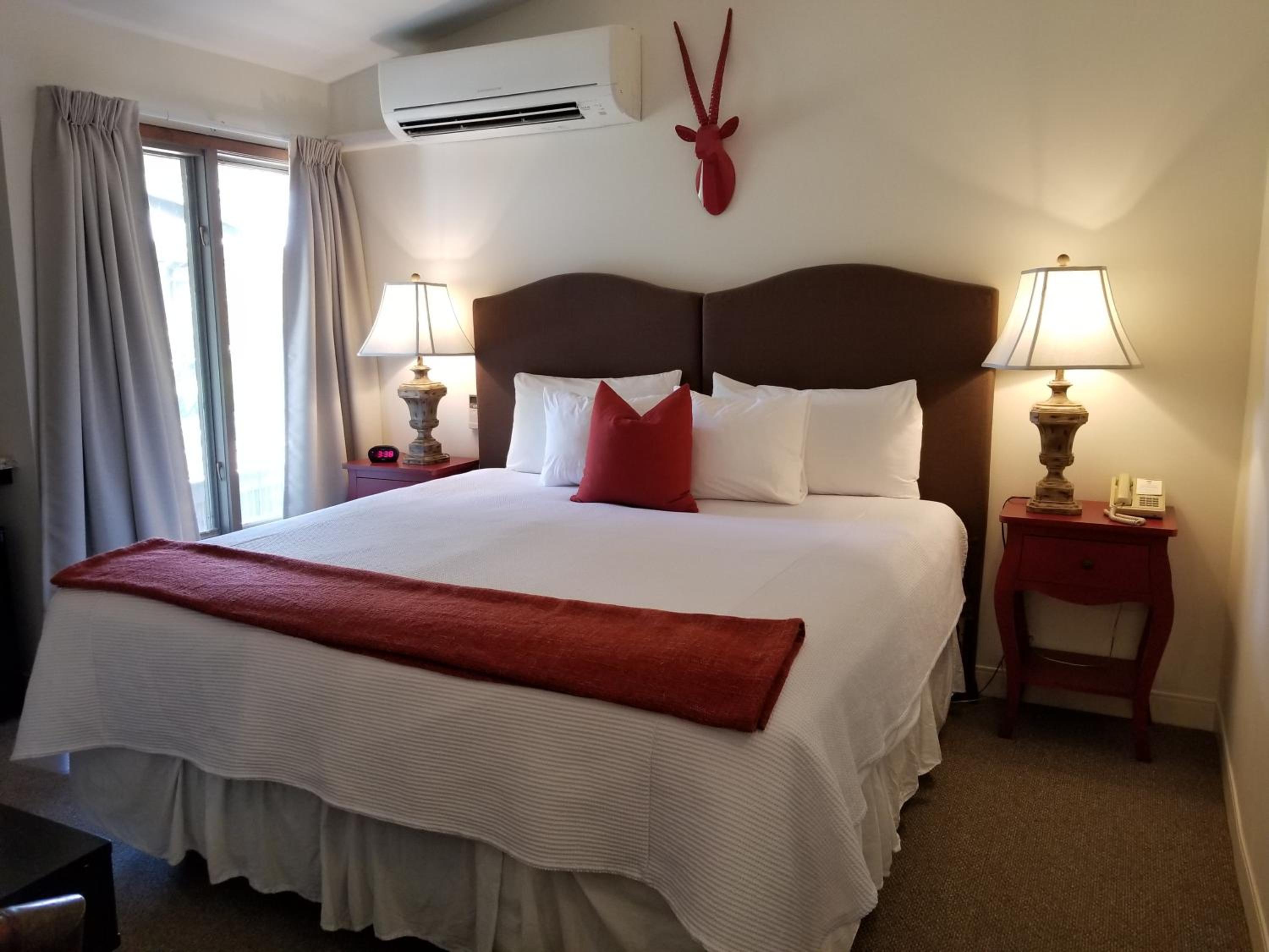 King Room - Non-Smoking photo 1