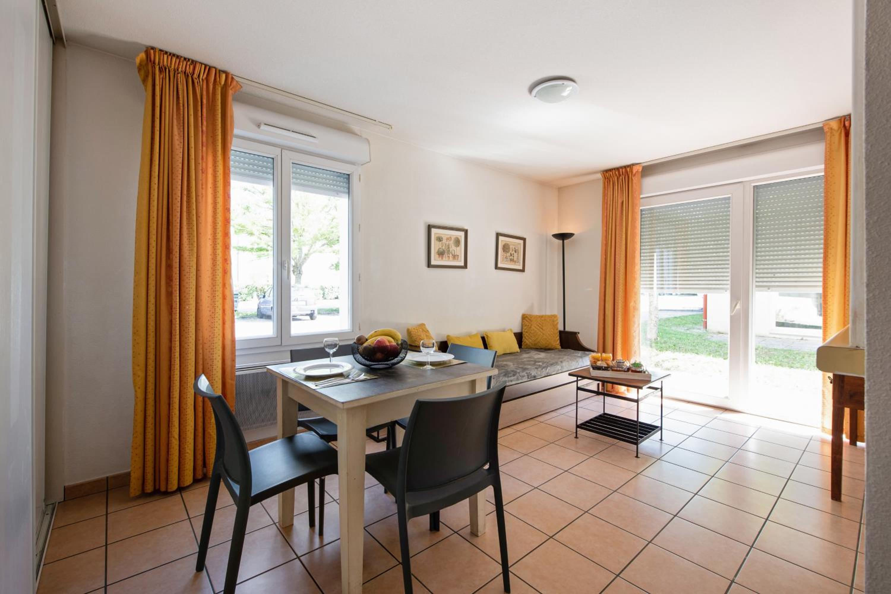 One Bedroom Apartment - Photo 3