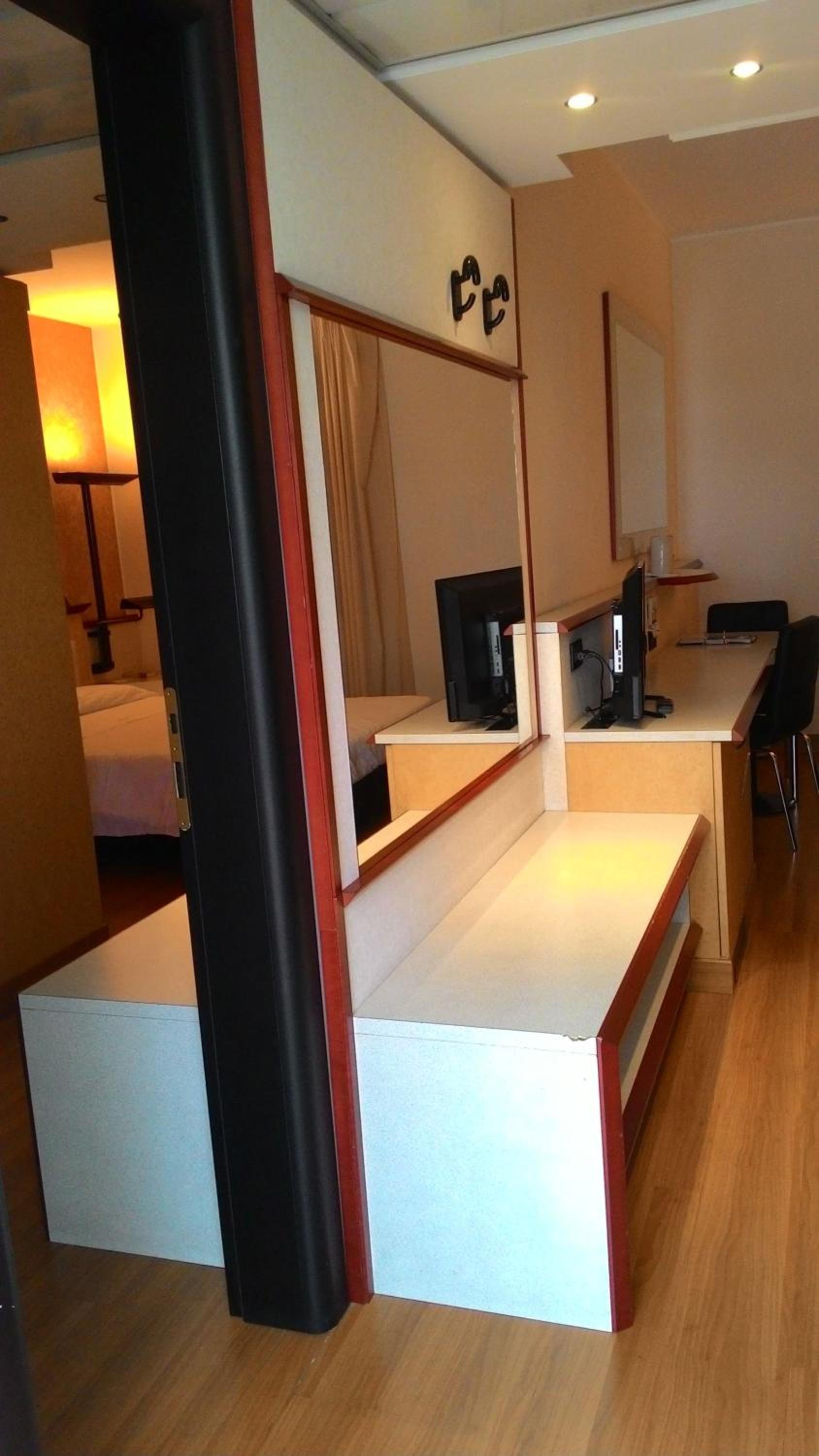 Two Connecting Double Rooms with Terrace photo 1