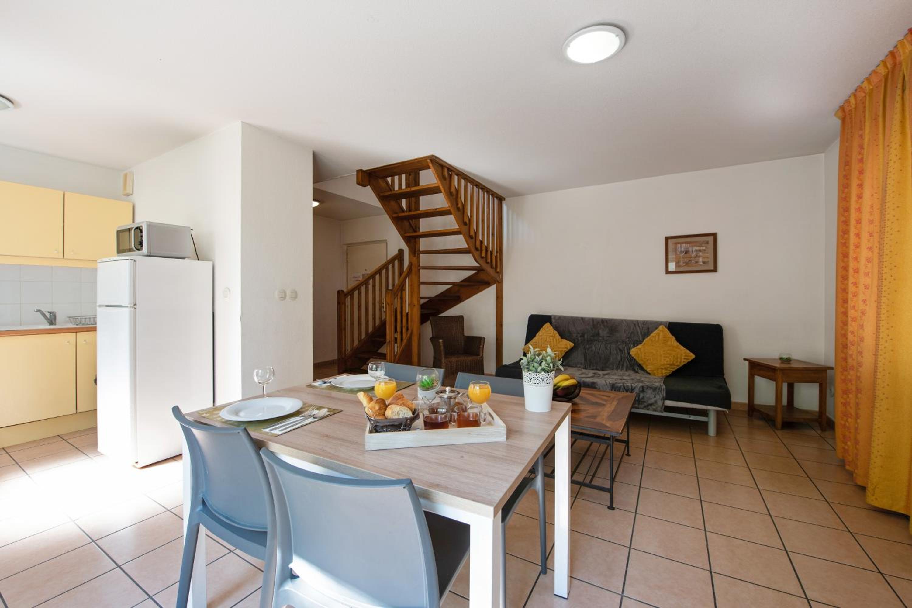 Two Bedroom Apartment  - Photo 3