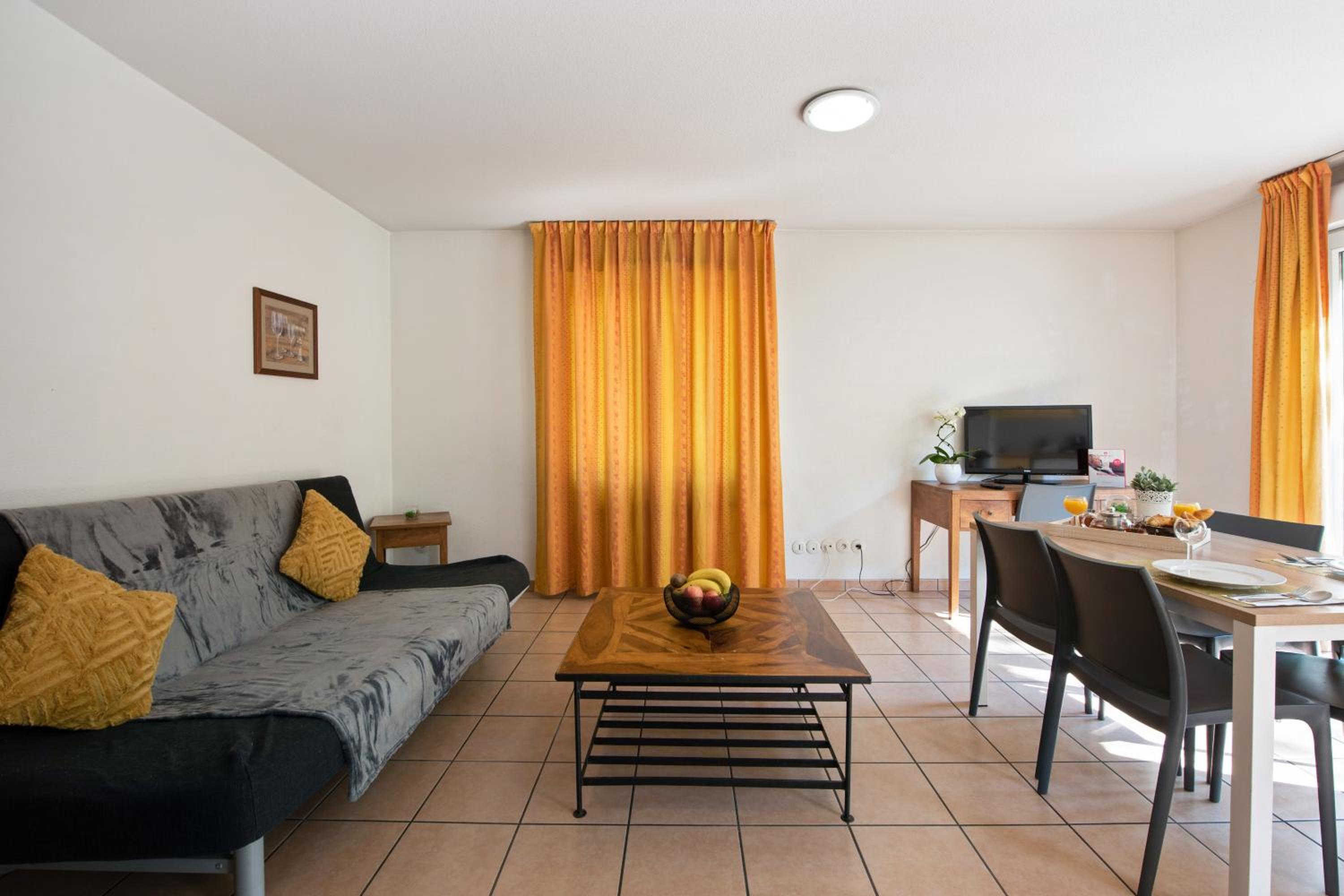 Two Bedroom Apartment  - Photo 4
