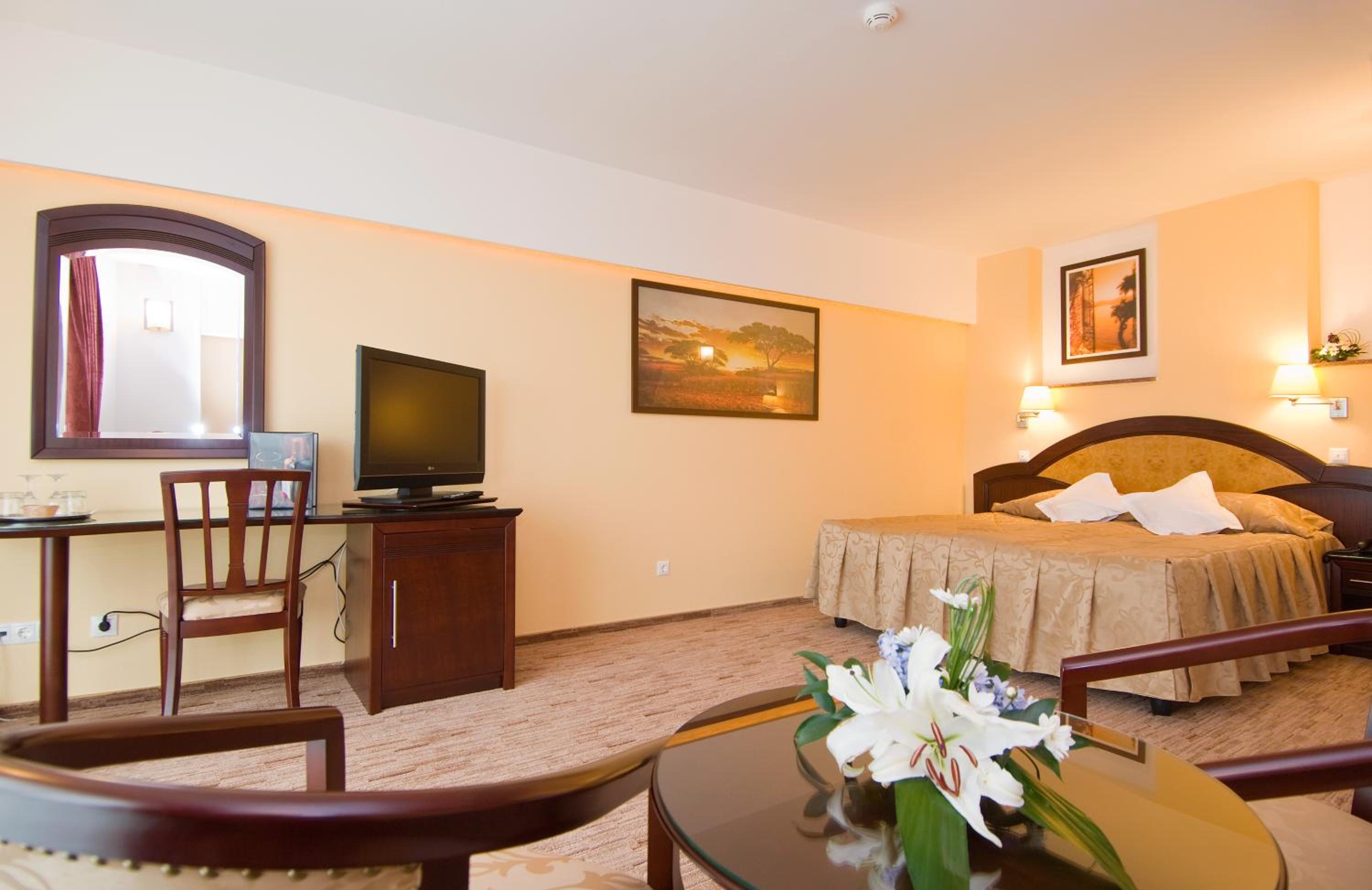 Deluxe Double Room - 4 stars - Photo 3