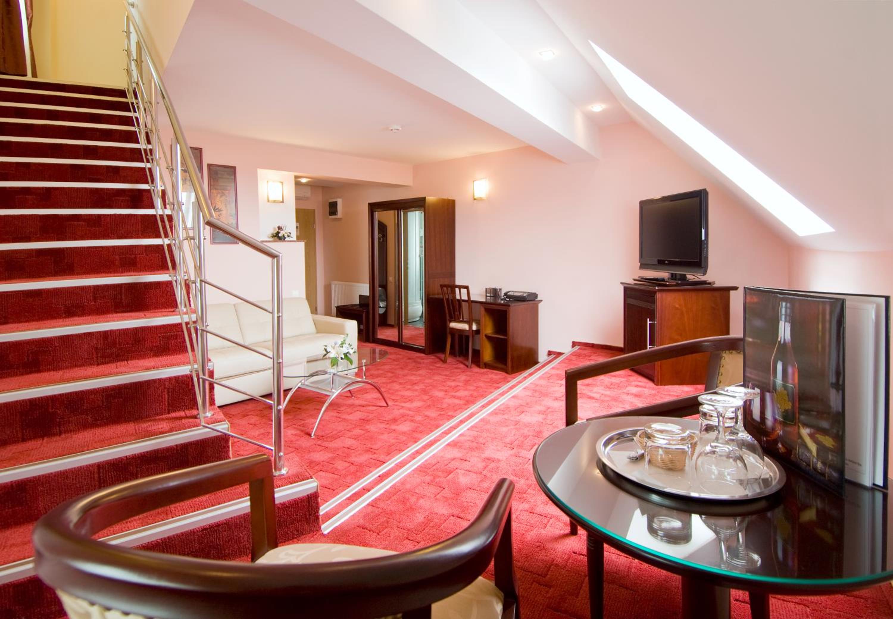 Duplex - 4 stars