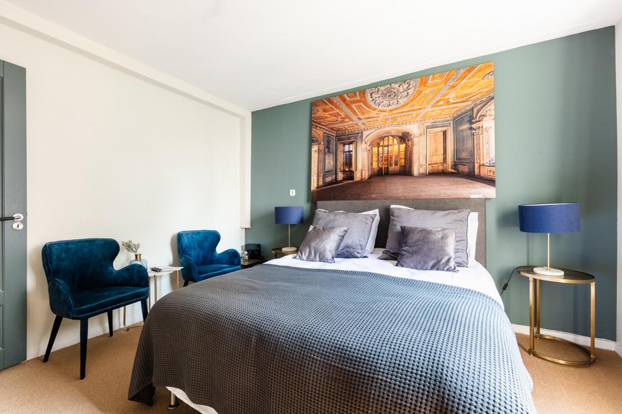 Superior King Suite photo 1