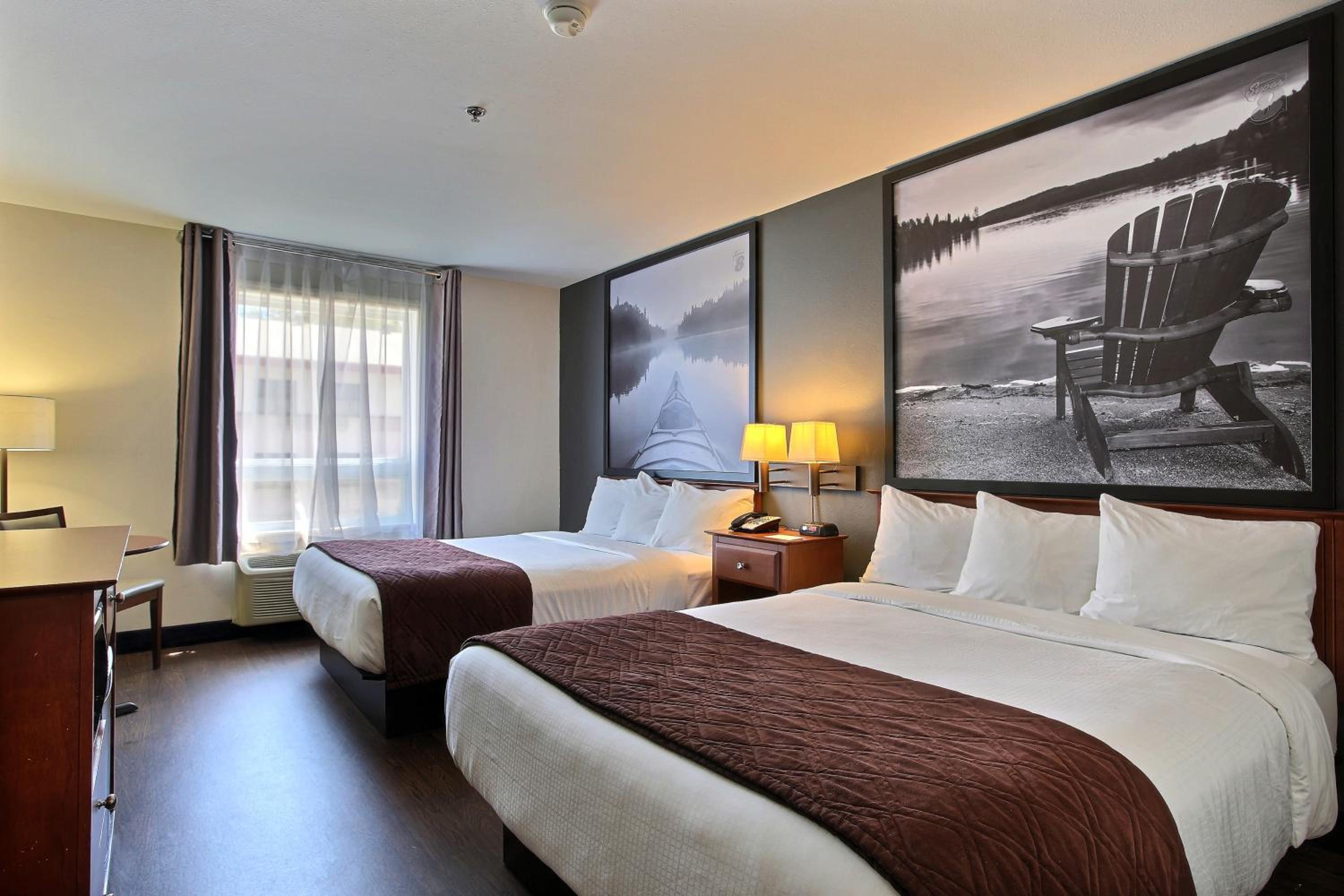 Queen Room with Two Queen Beds - Non-Smoking - Photo 1