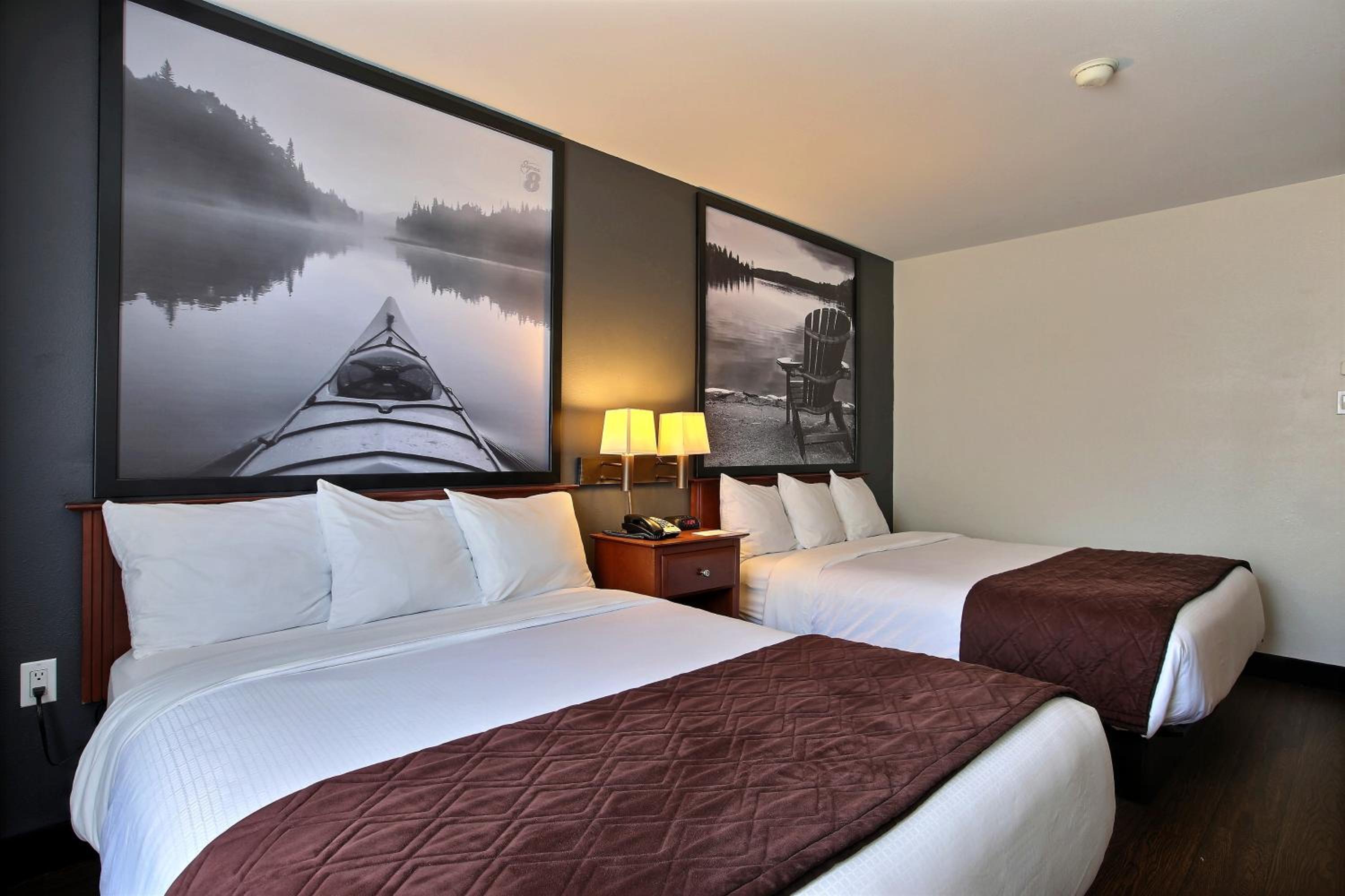 Queen Room with Two Queen Beds - Non-Smoking - Photo 3
