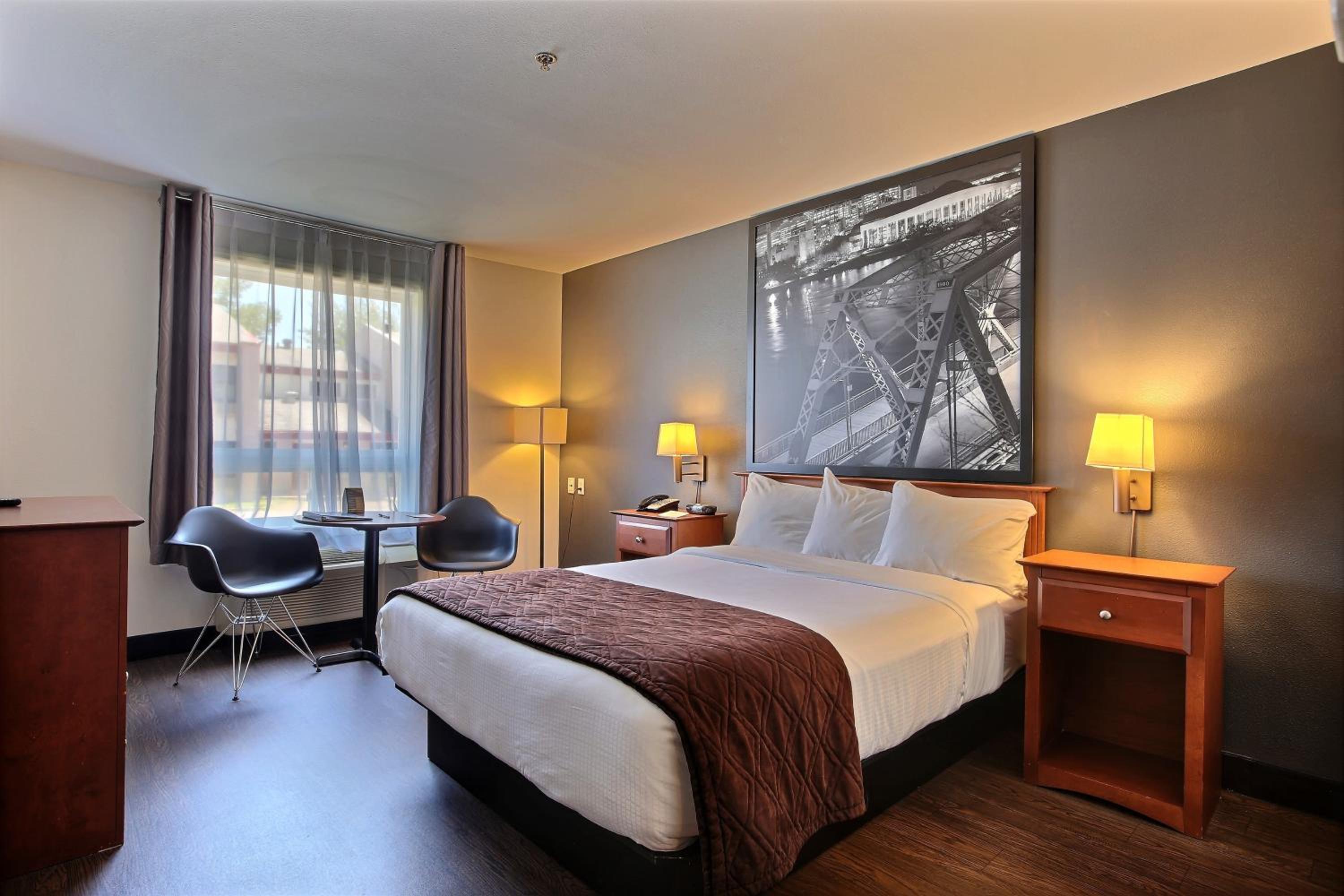 Queen Room - Disability Access - Non-Smoking - Photo 1