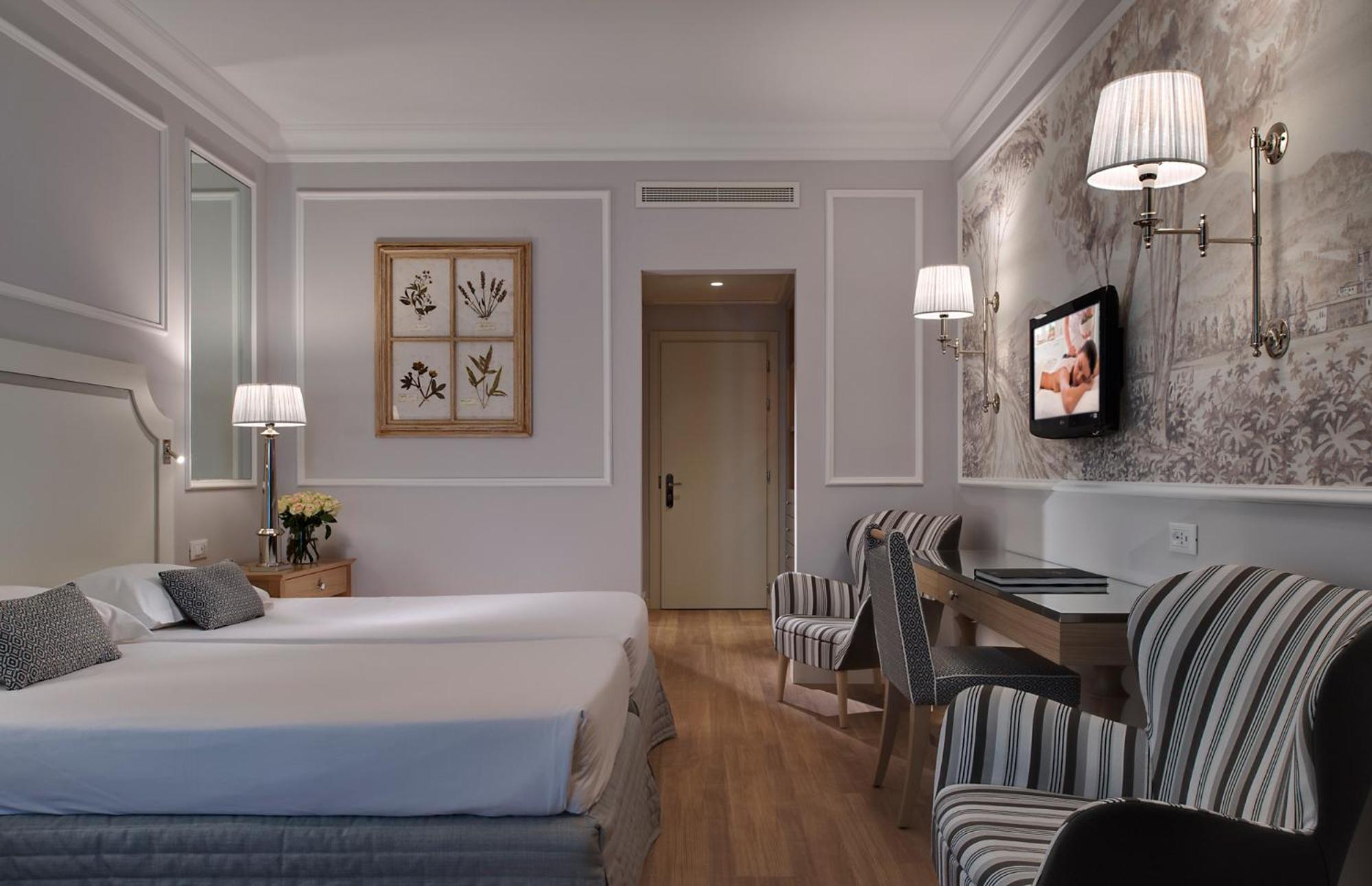 Classic Single Room with Balcony photo 2