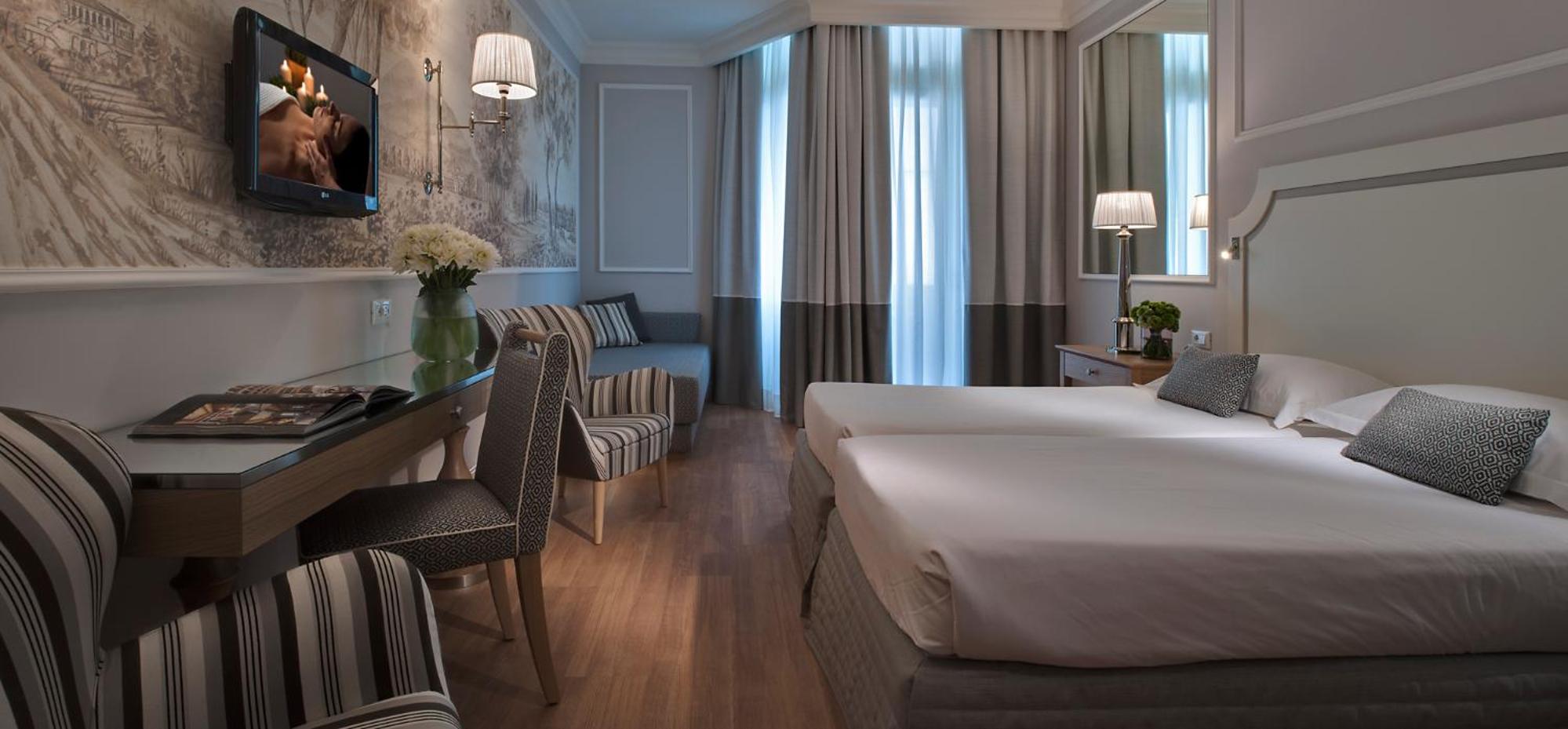 Classic Single Room with Balcony photo 3