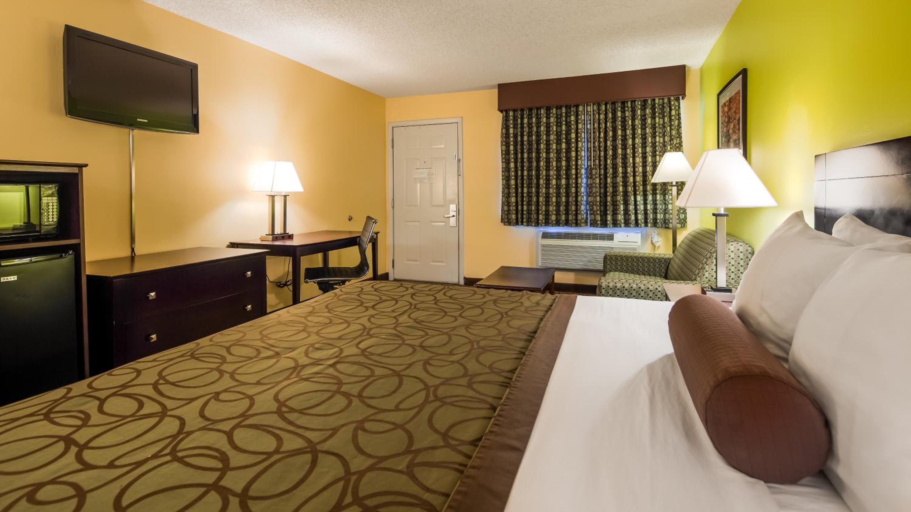 King Room - Non-Smoking - Photo 4