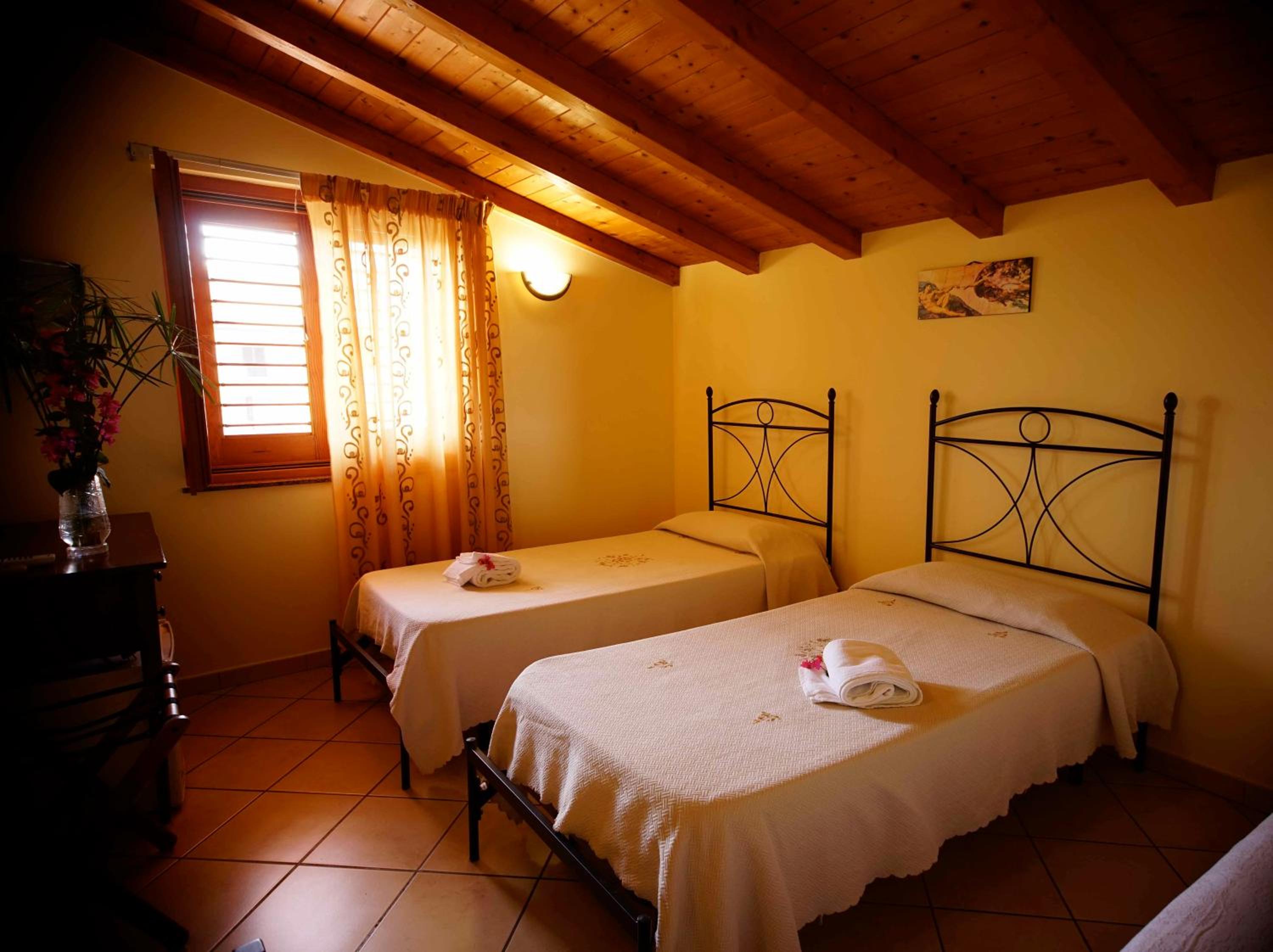 Double or Twin Room - Photo 1
