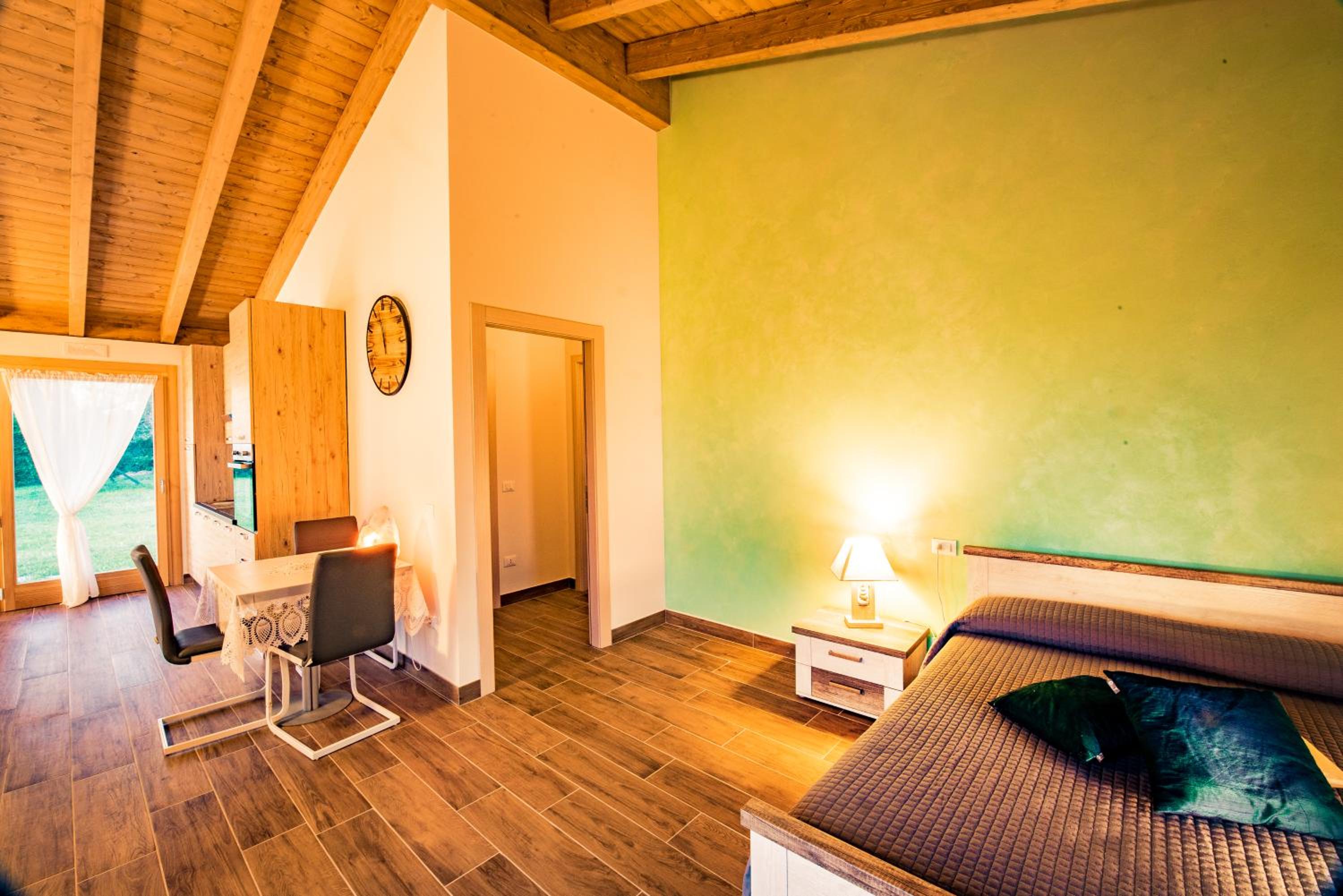 Studio Apartment (Green) - Photo 4