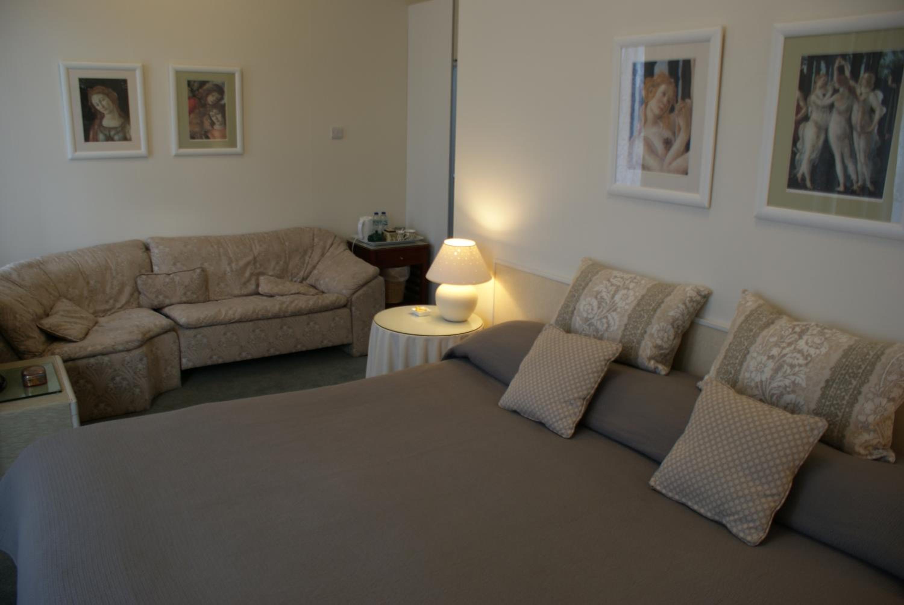 Double or Twin Room photo 2