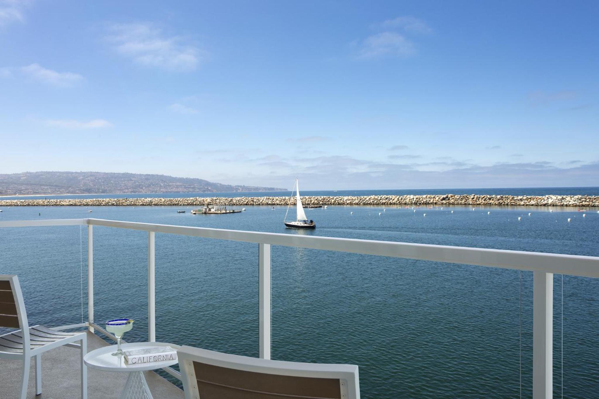 Deluxe King Room with Ocean View - Photo 5