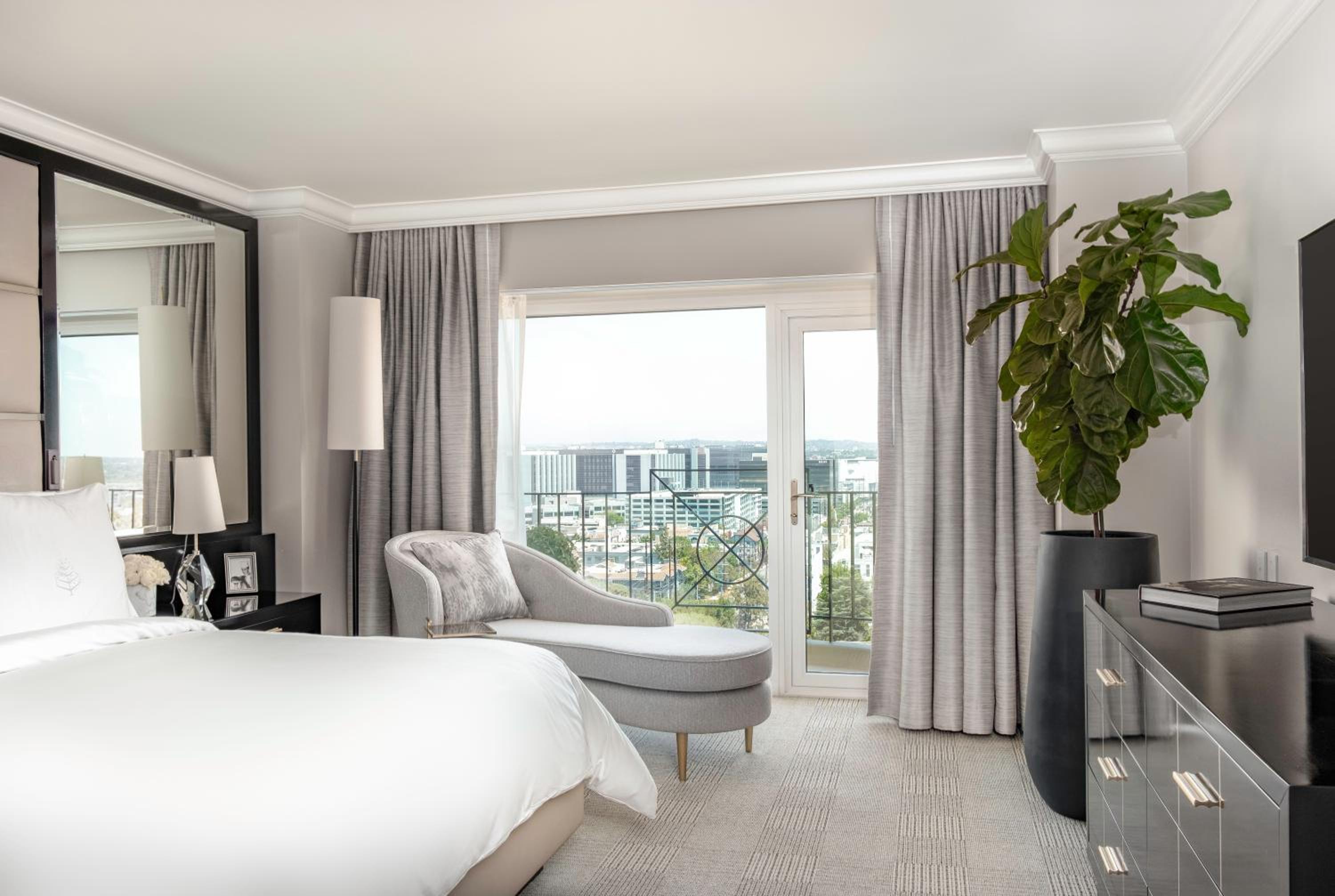 Palm Suite photo 2