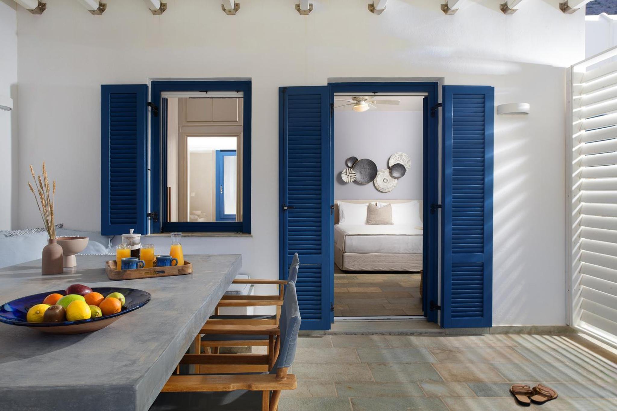 Signature Suite with Panoramic Sea View