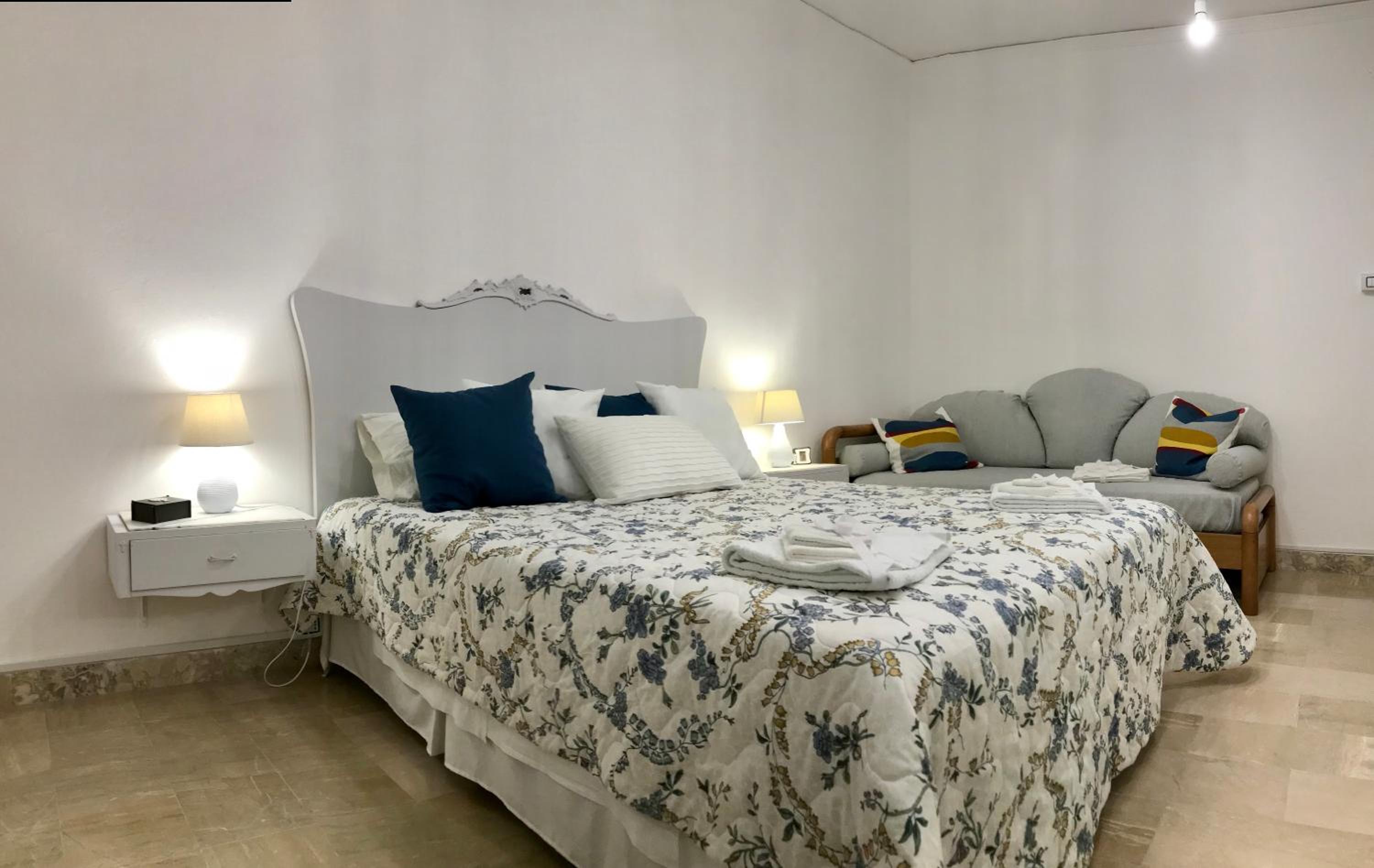 Large Double Room photo 3