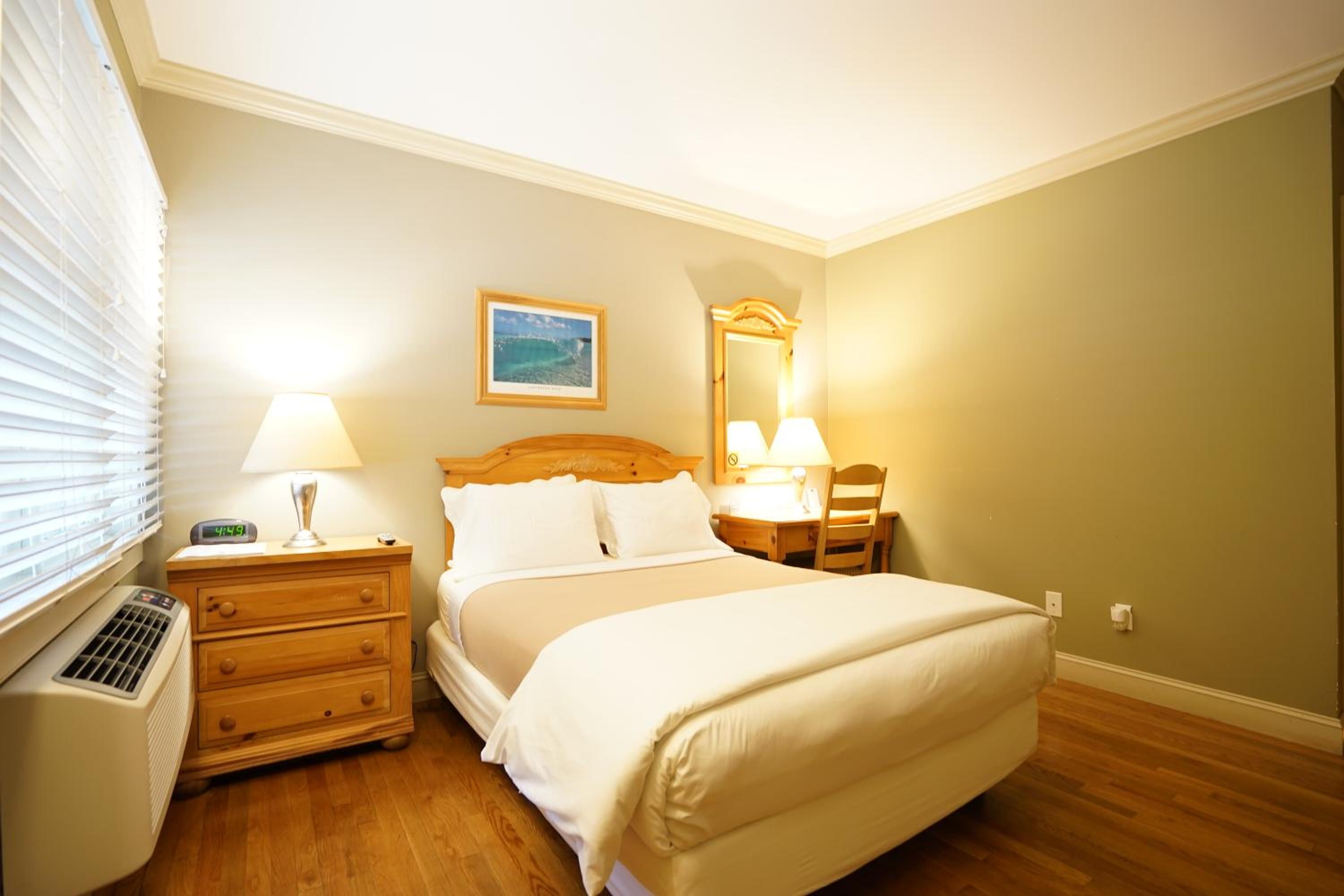 Standard Queen Room - Photo 1