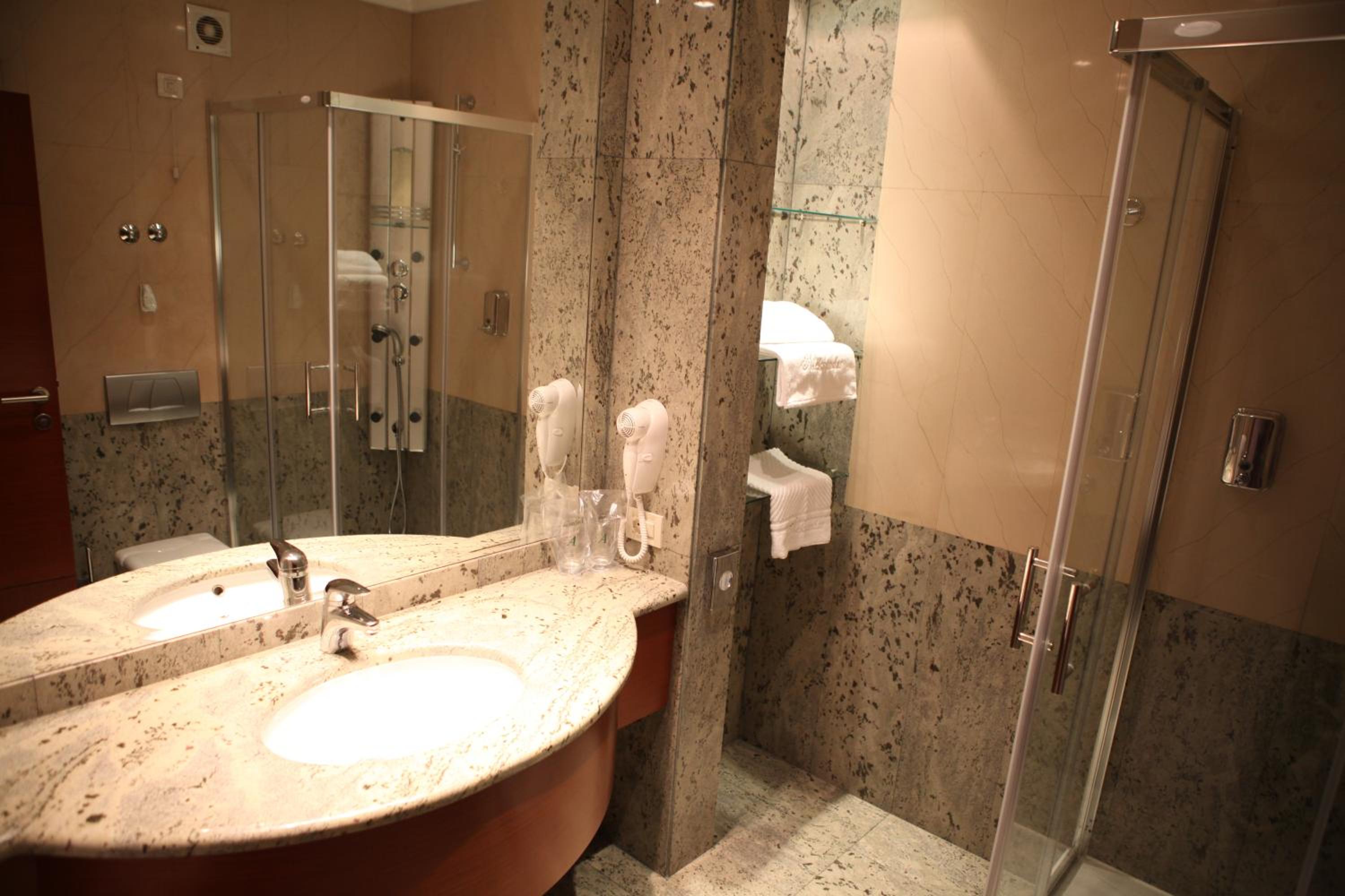 Exclusive Room - Photo 5