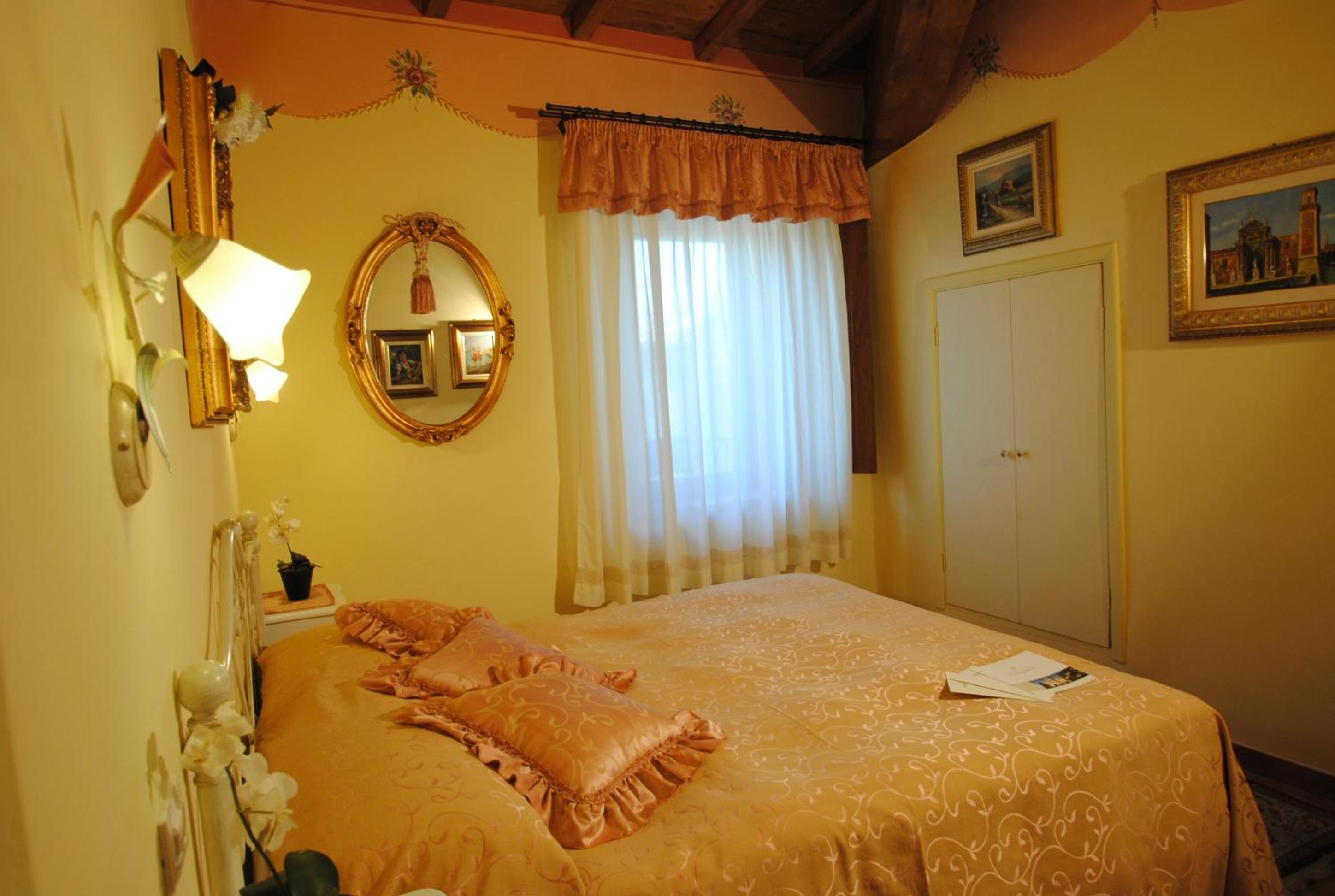 Superior Double Room - Photo 7